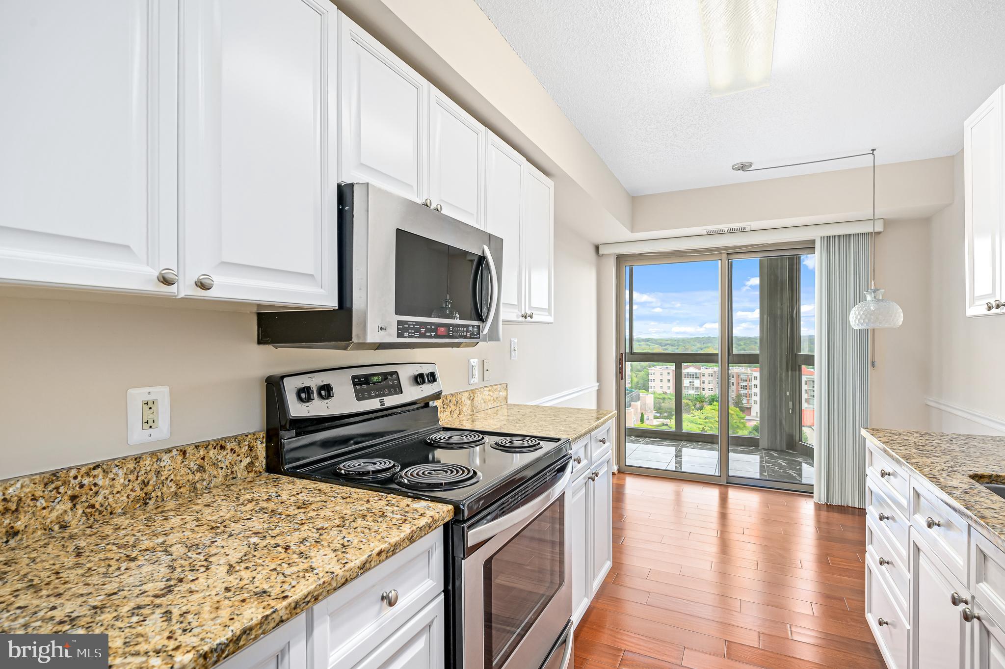 LANSDOWNE WOODS - Residential Lease