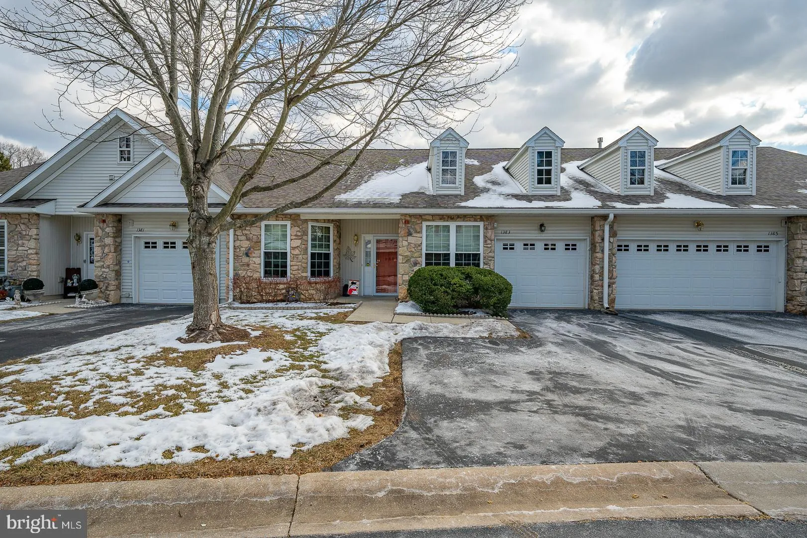 Springfield, Pennsylvania 19064, United States, 2 Bedrooms Bedrooms, ,3 BathroomsBathrooms,Residential,Pending,16525