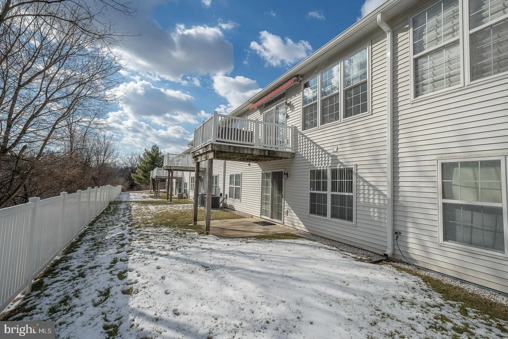 Springfield, Pennsylvania 19064, United States, 2 Bedrooms Bedrooms, ,3 BathroomsBathrooms,Residential,Pending,16525