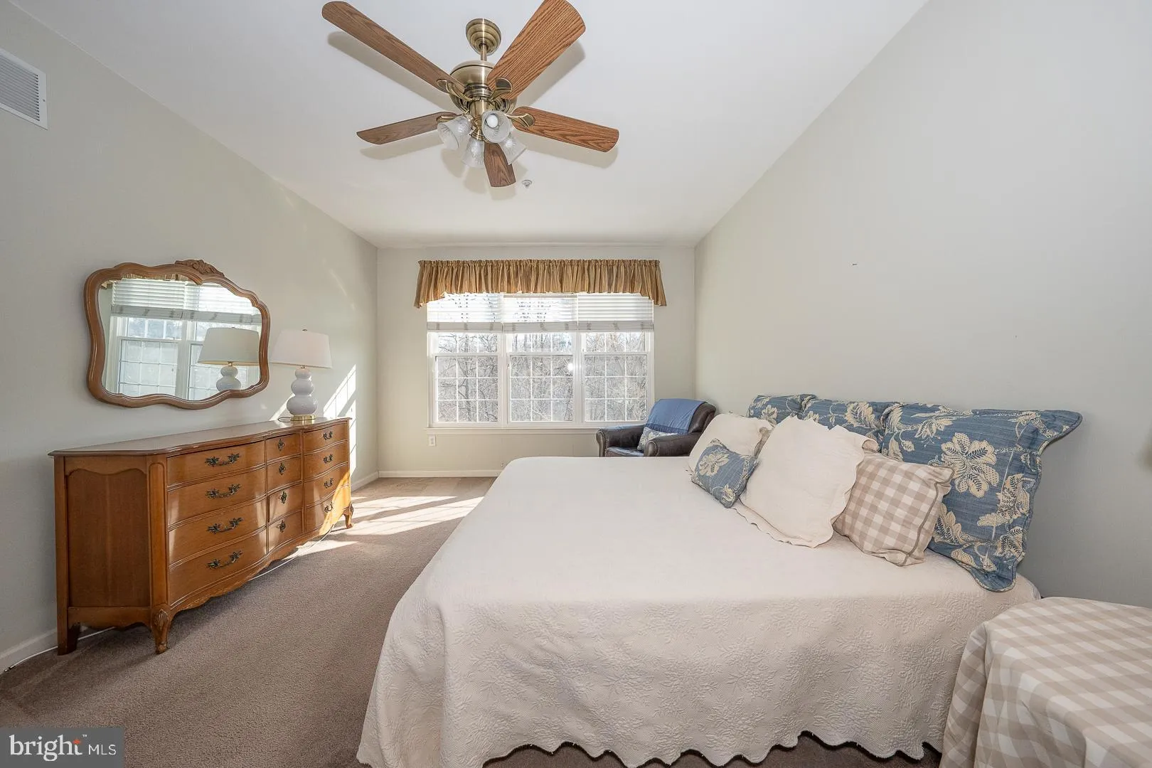 Springfield, Pennsylvania 19064, United States, 2 Bedrooms Bedrooms, ,3 BathroomsBathrooms,Residential,Pending,16525