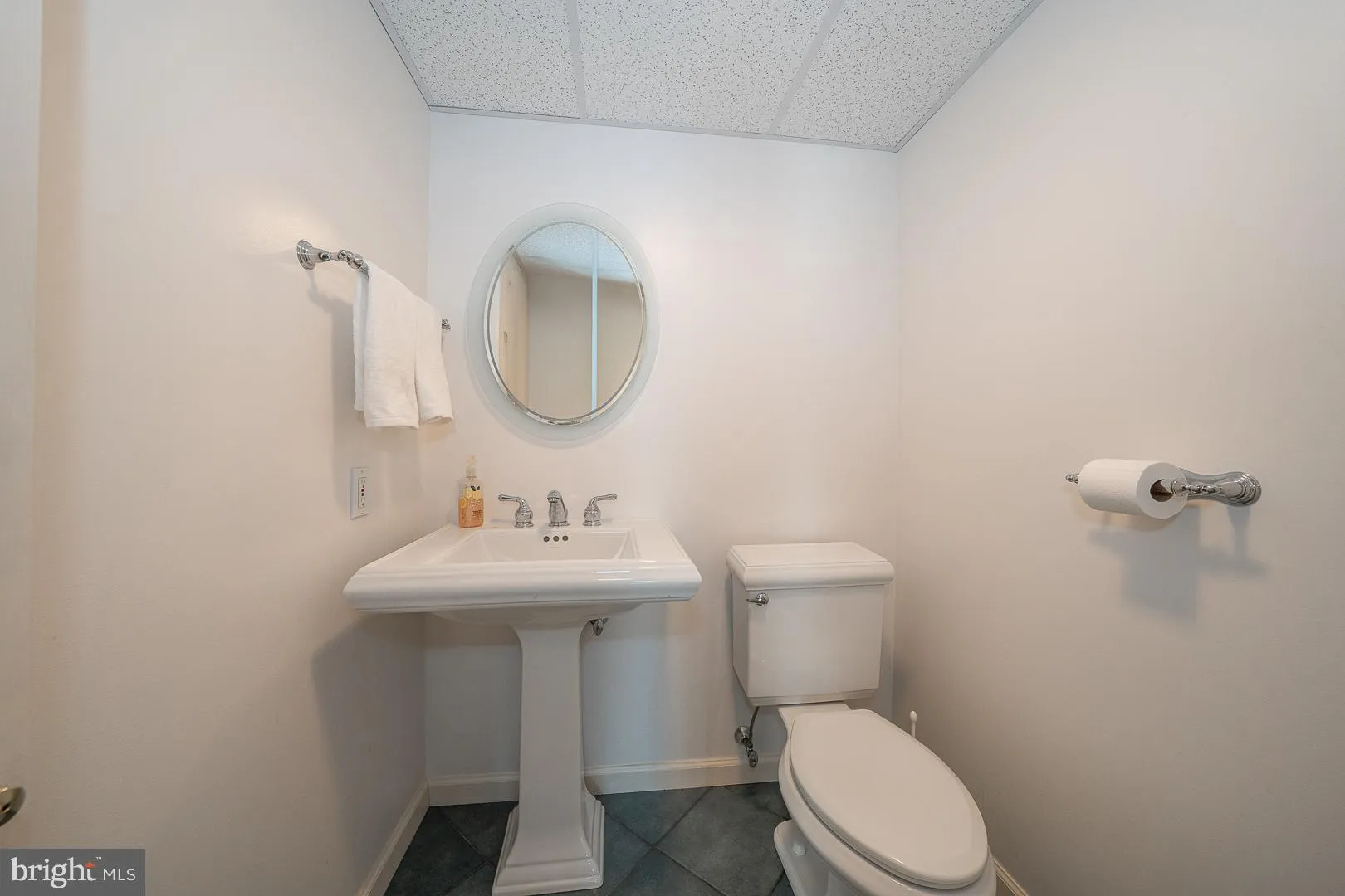 Springfield, Pennsylvania 19064, United States, 2 Bedrooms Bedrooms, ,3 BathroomsBathrooms,Residential,Pending,16525