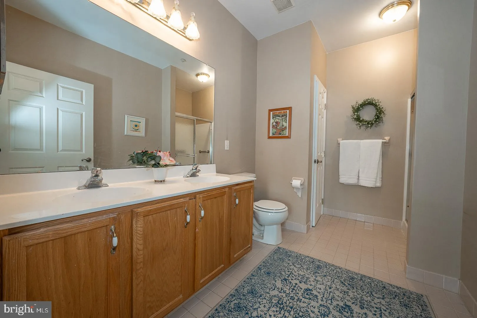 Springfield, Pennsylvania 19064, United States, 2 Bedrooms Bedrooms, ,3 BathroomsBathrooms,Residential,Pending,16525