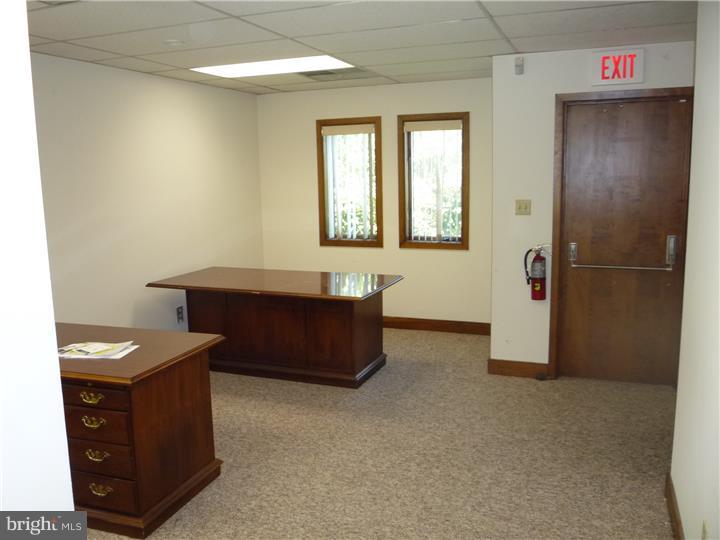 000 - Commercial Sale