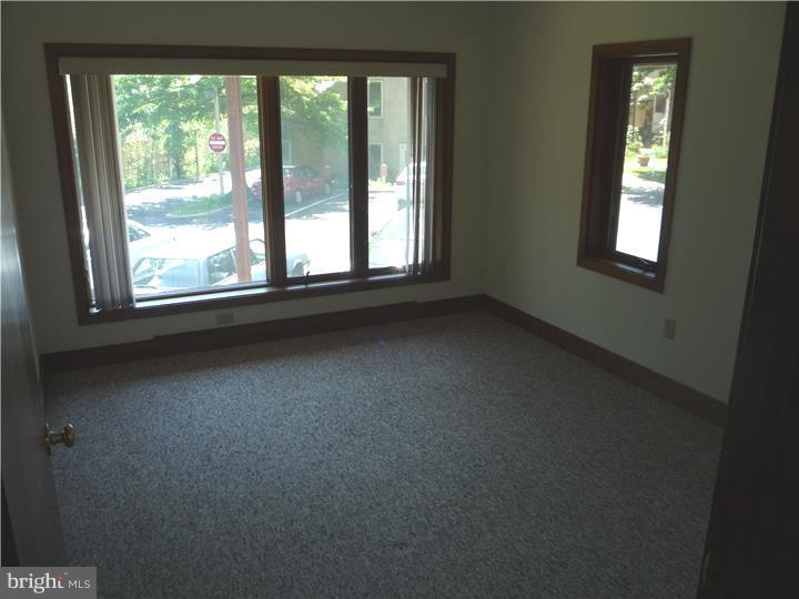 000 - Commercial Sale