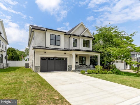 Photo of 9508 Forest Road, BETHESDA, MD 20814 (MLS # MDMC2252420)