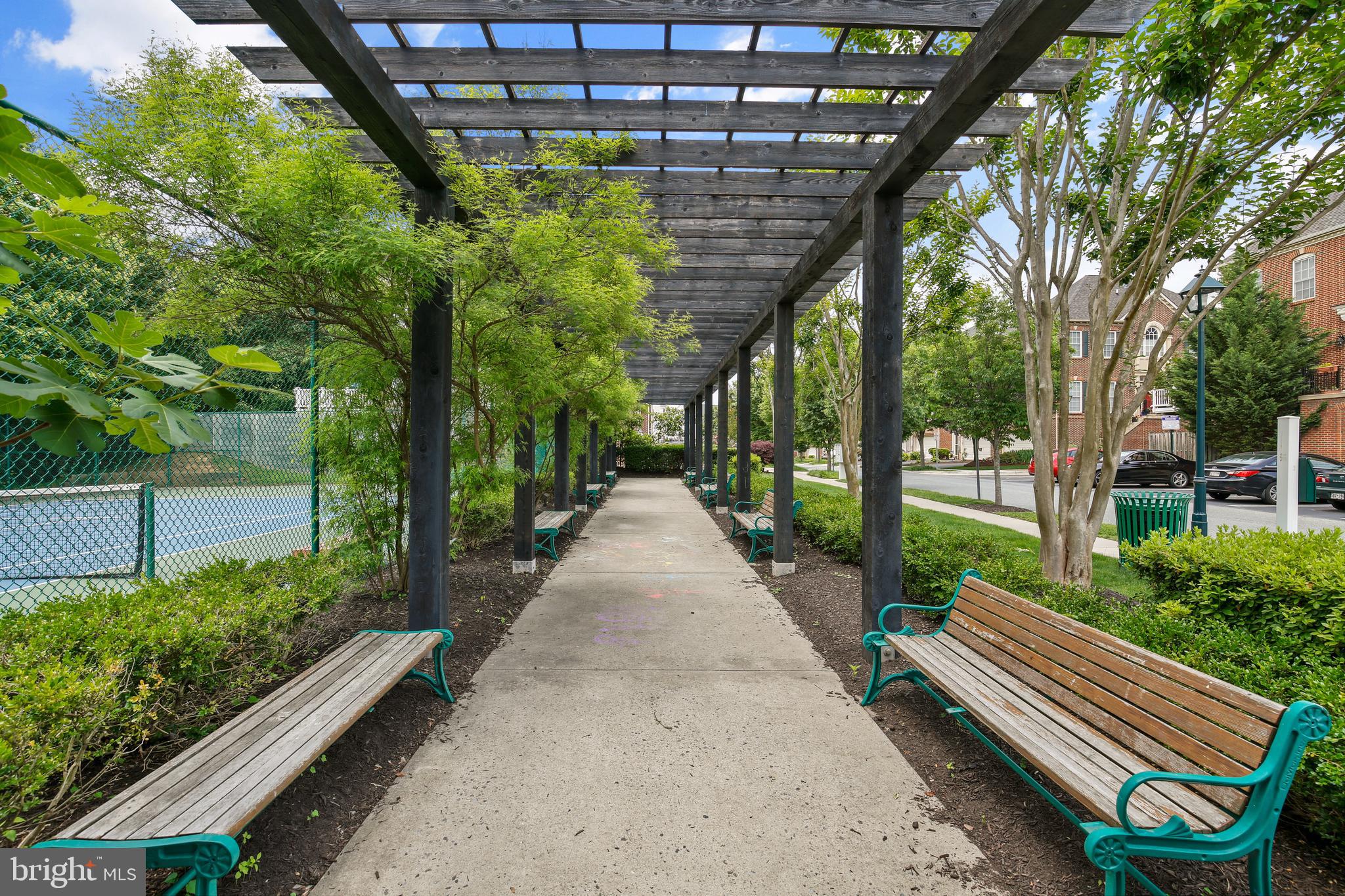 QUINCE ORCHARD PARK - Residential