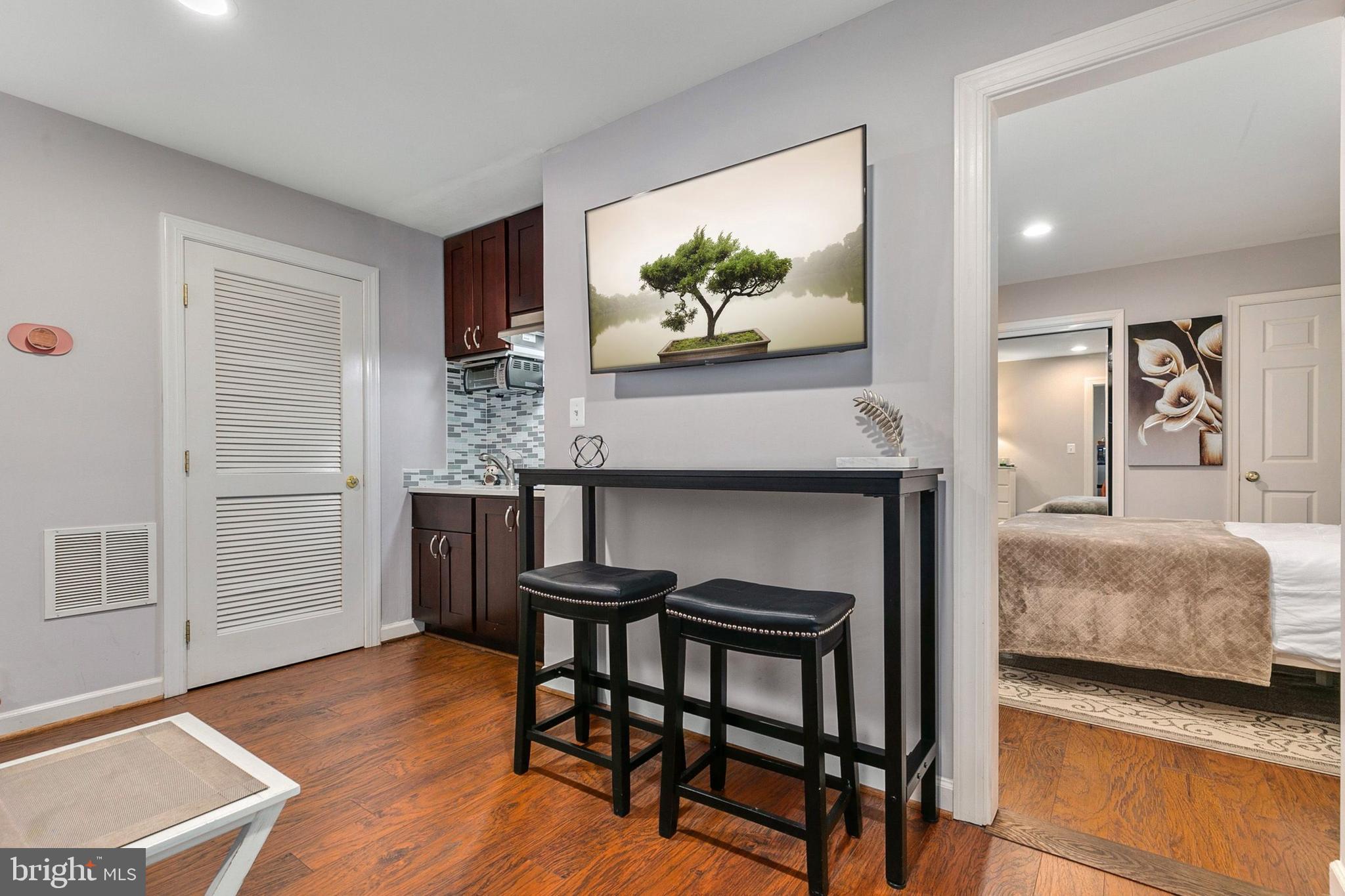 QUINCE ORCHARD PARK - Residential