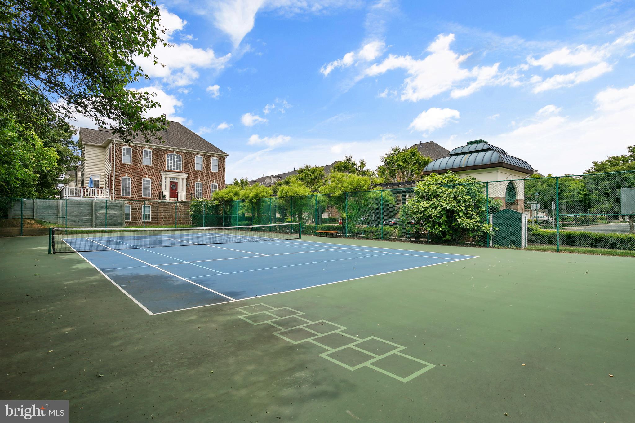 QUINCE ORCHARD PARK - Residential