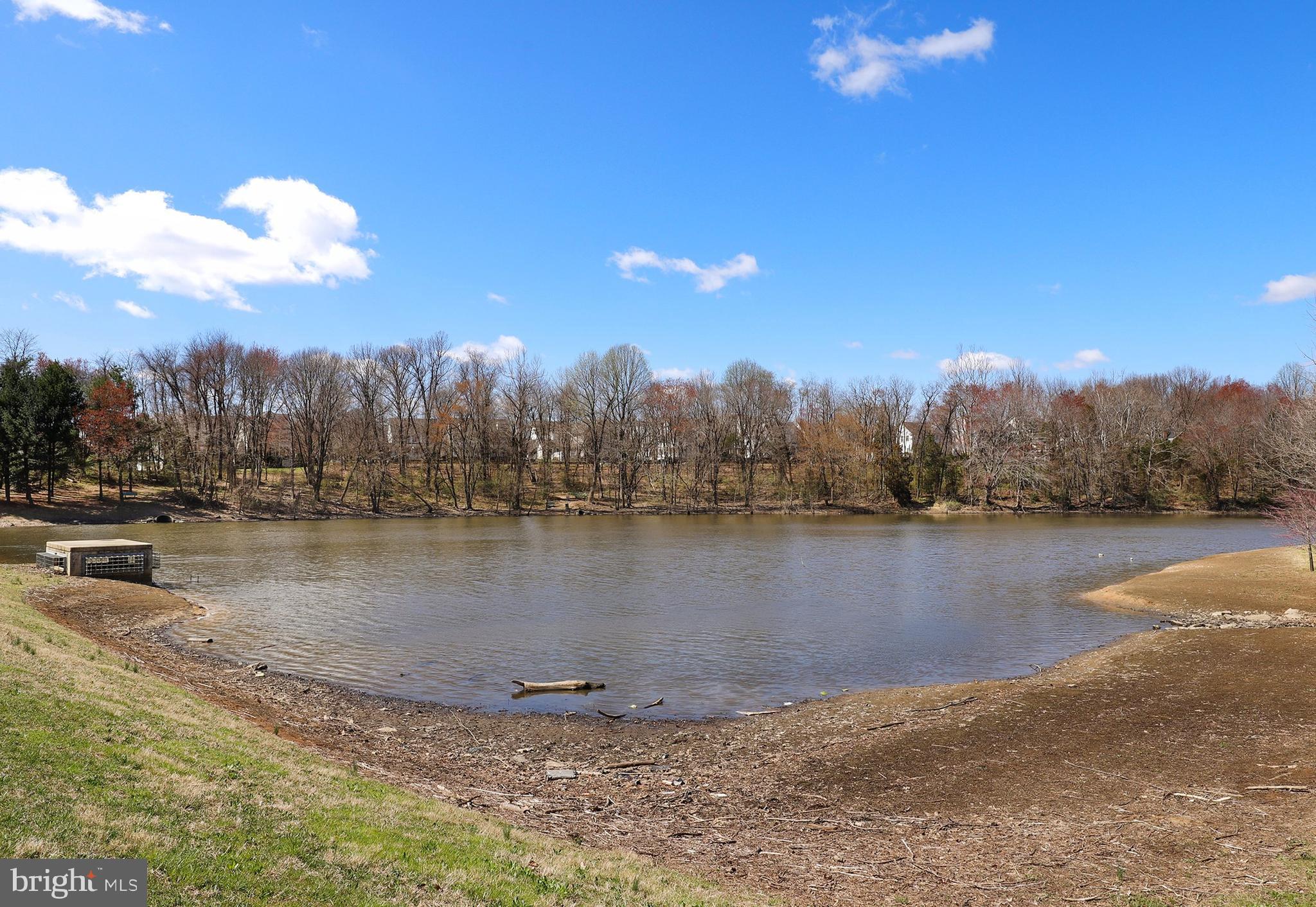 QUINCE ORCHARD PARK - Residential