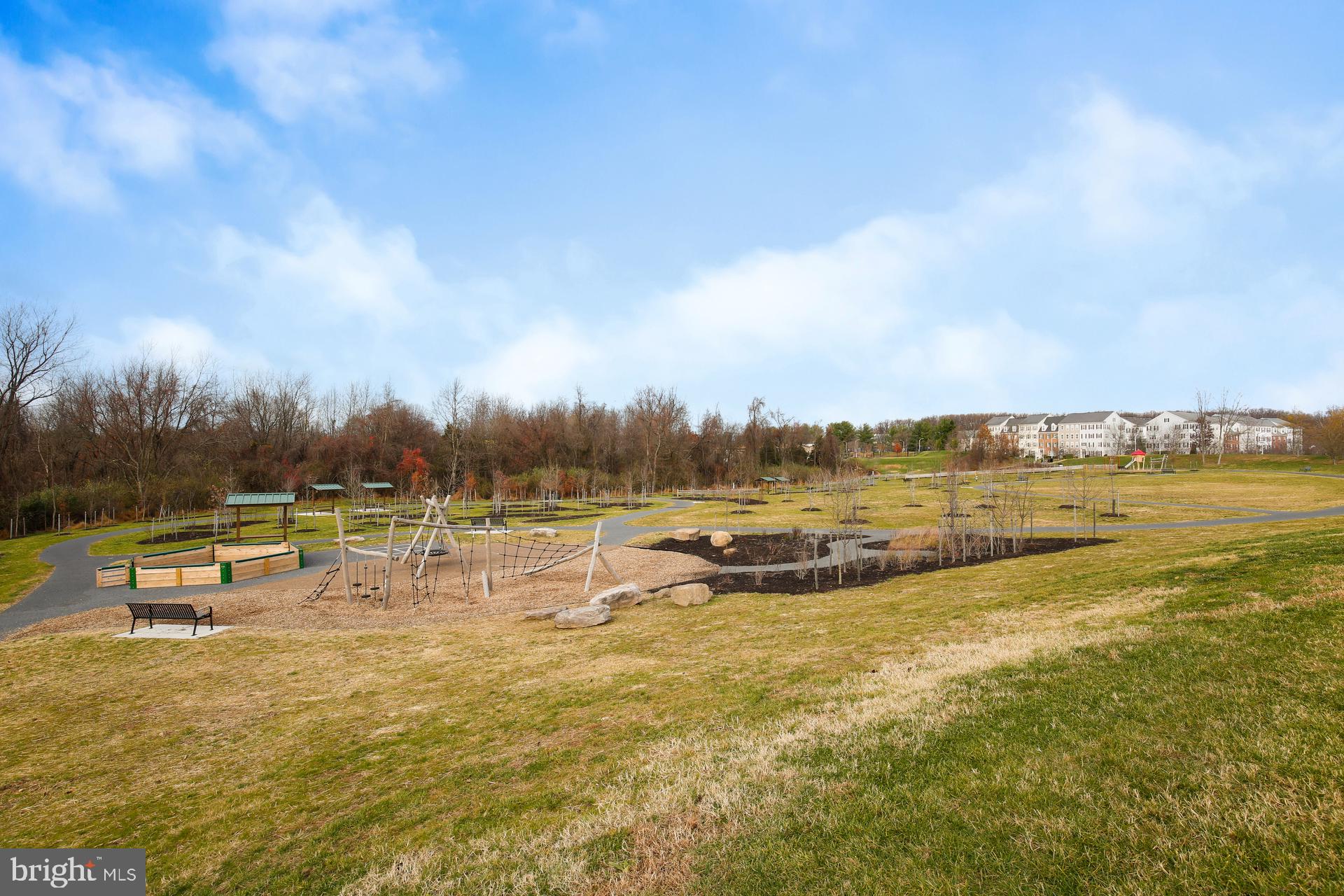 QUINCE ORCHARD PARK - Residential