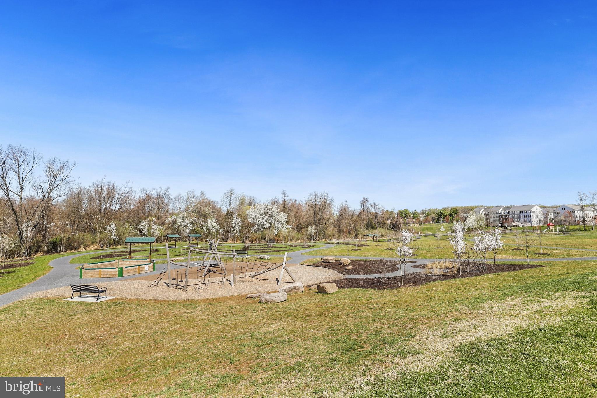 QUINCE ORCHARD PARK - Residential