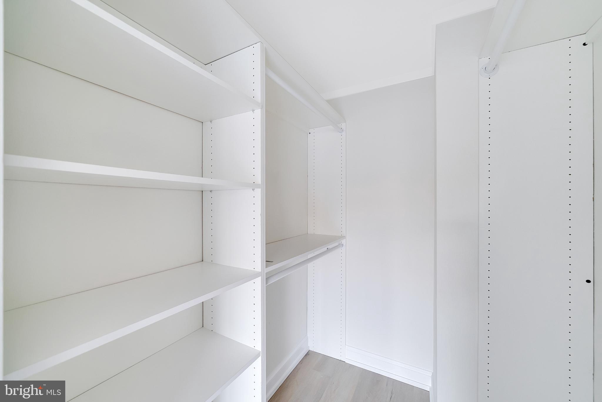 SUMMIT HOUSE - Residential