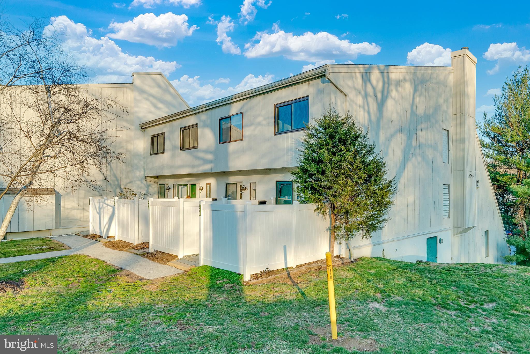 623 SUMMIT HOUSE 623