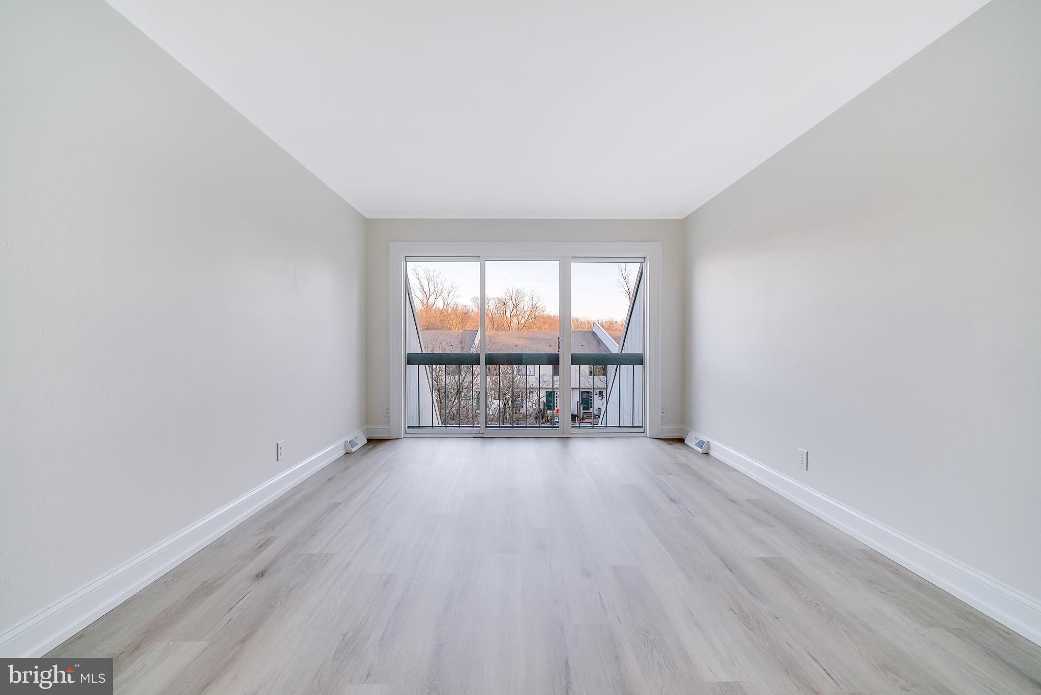 SUMMIT HOUSE - Residential