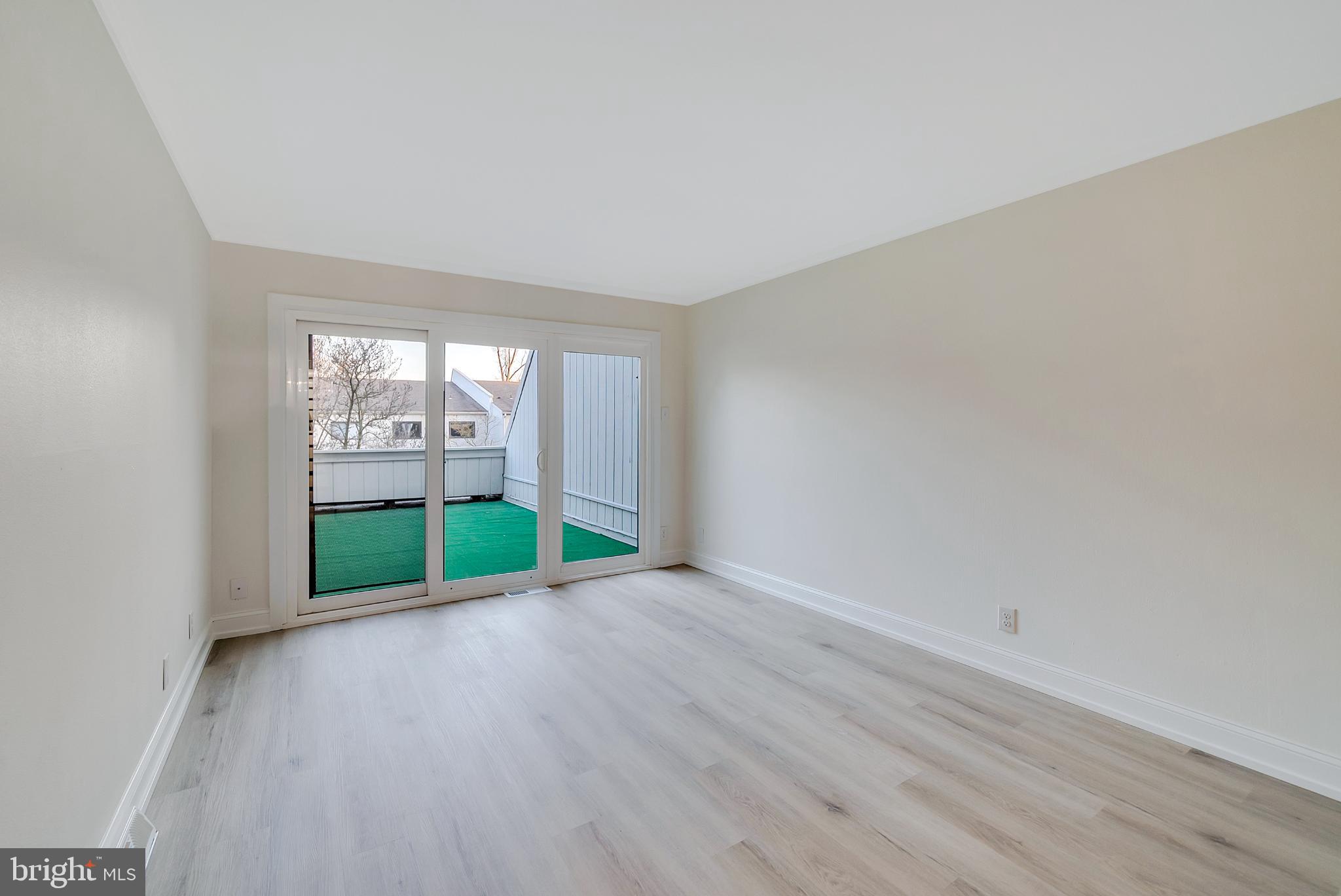 SUMMIT HOUSE - Residential