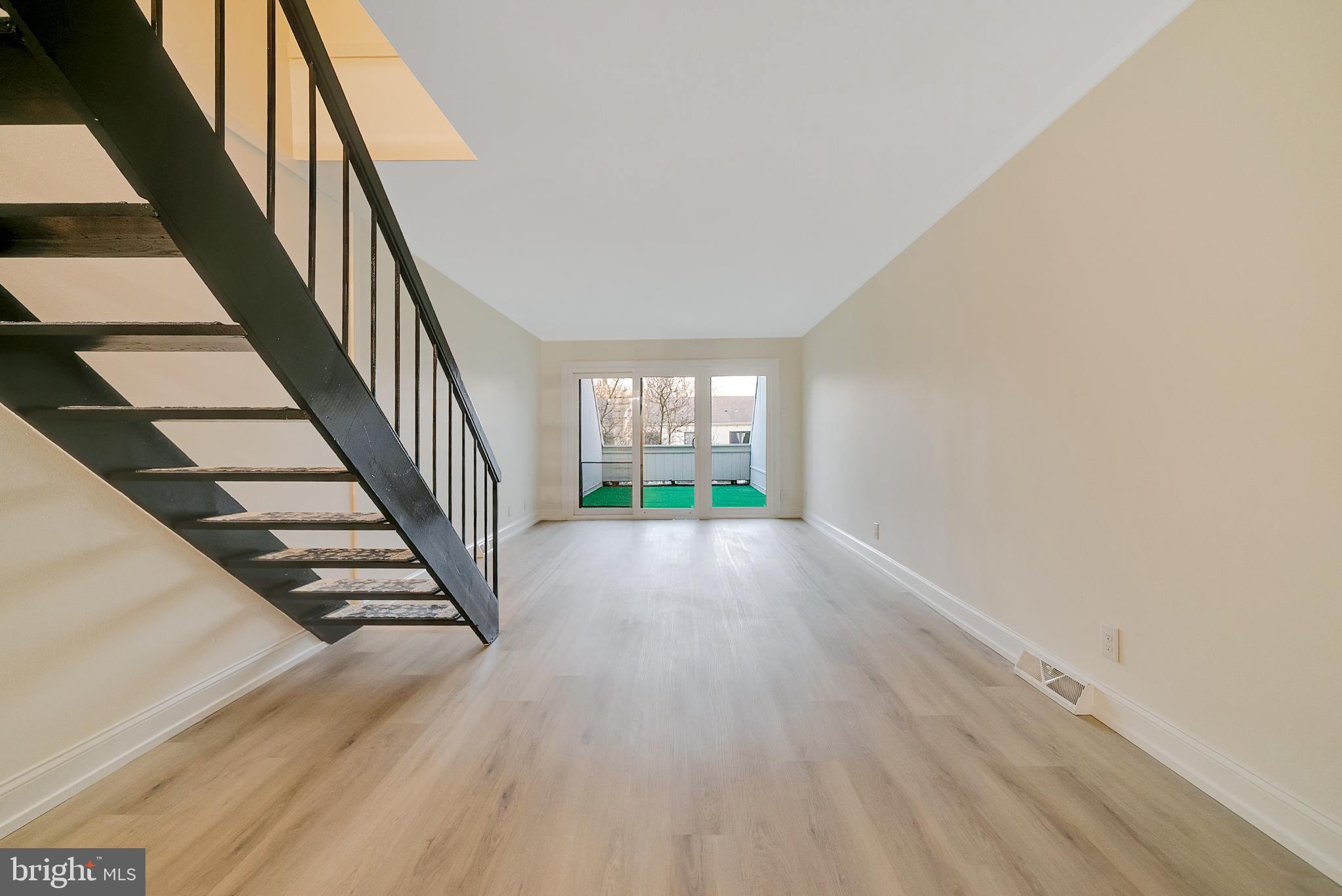 SUMMIT HOUSE - Residential