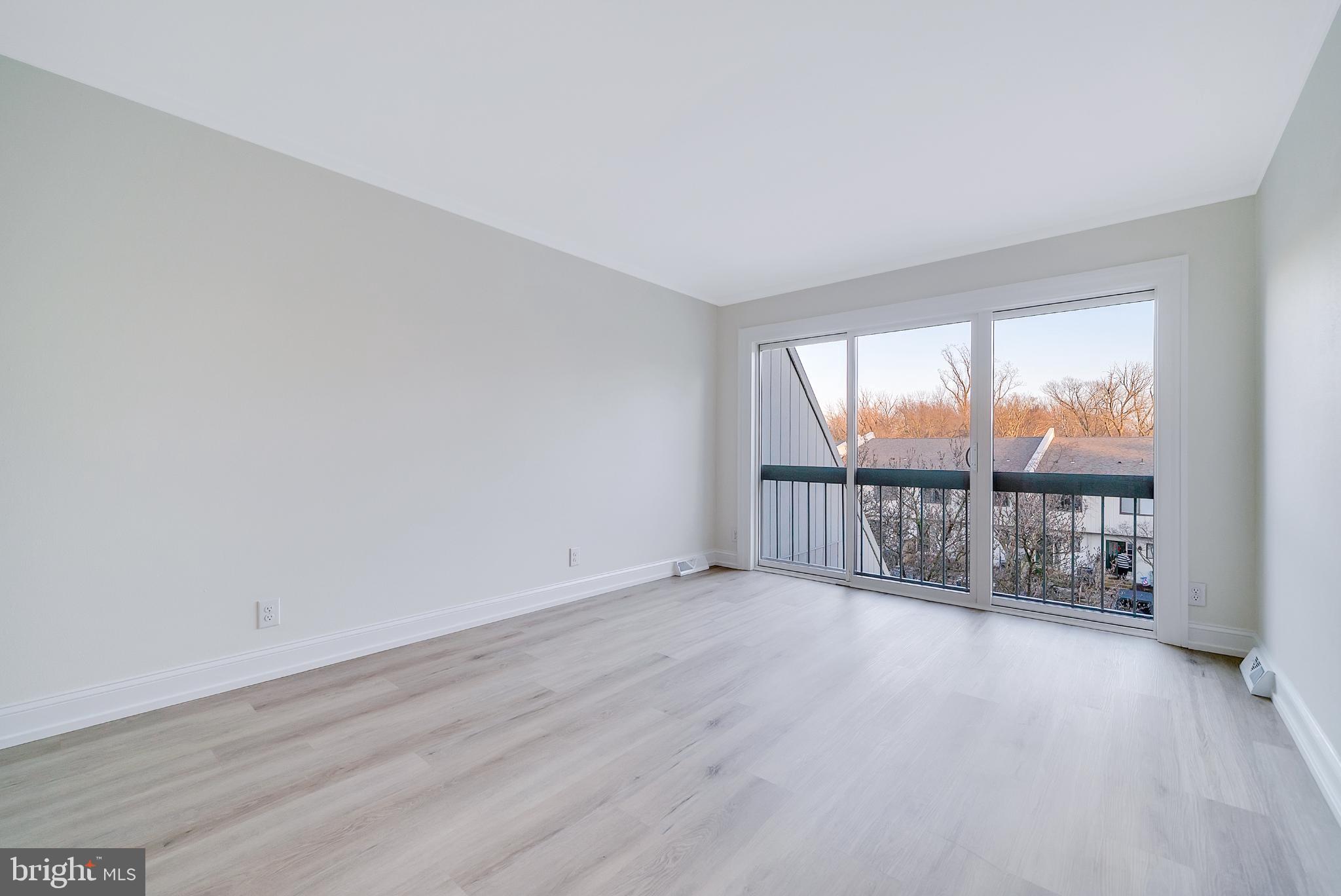 SUMMIT HOUSE - Residential