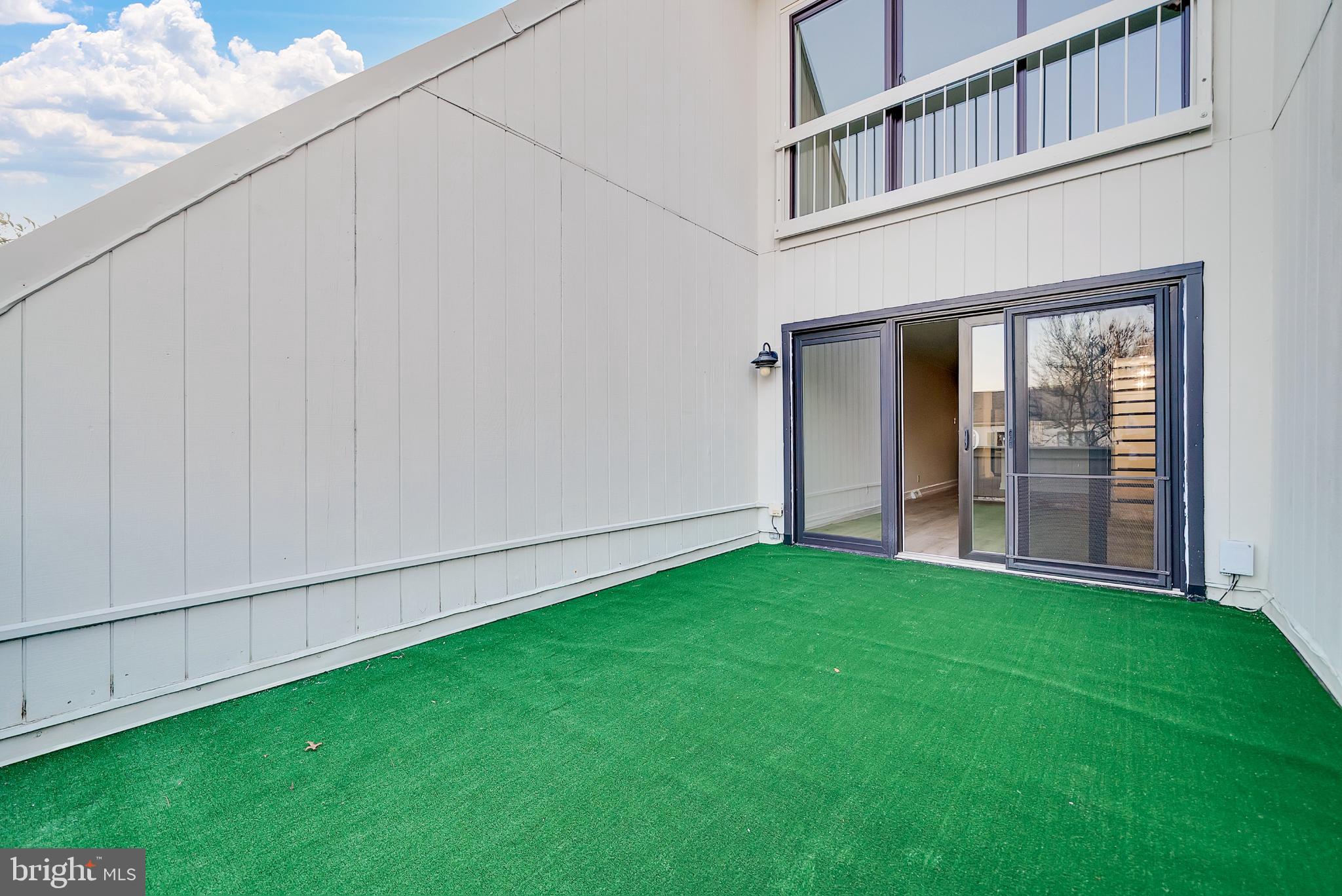 SUMMIT HOUSE - Residential