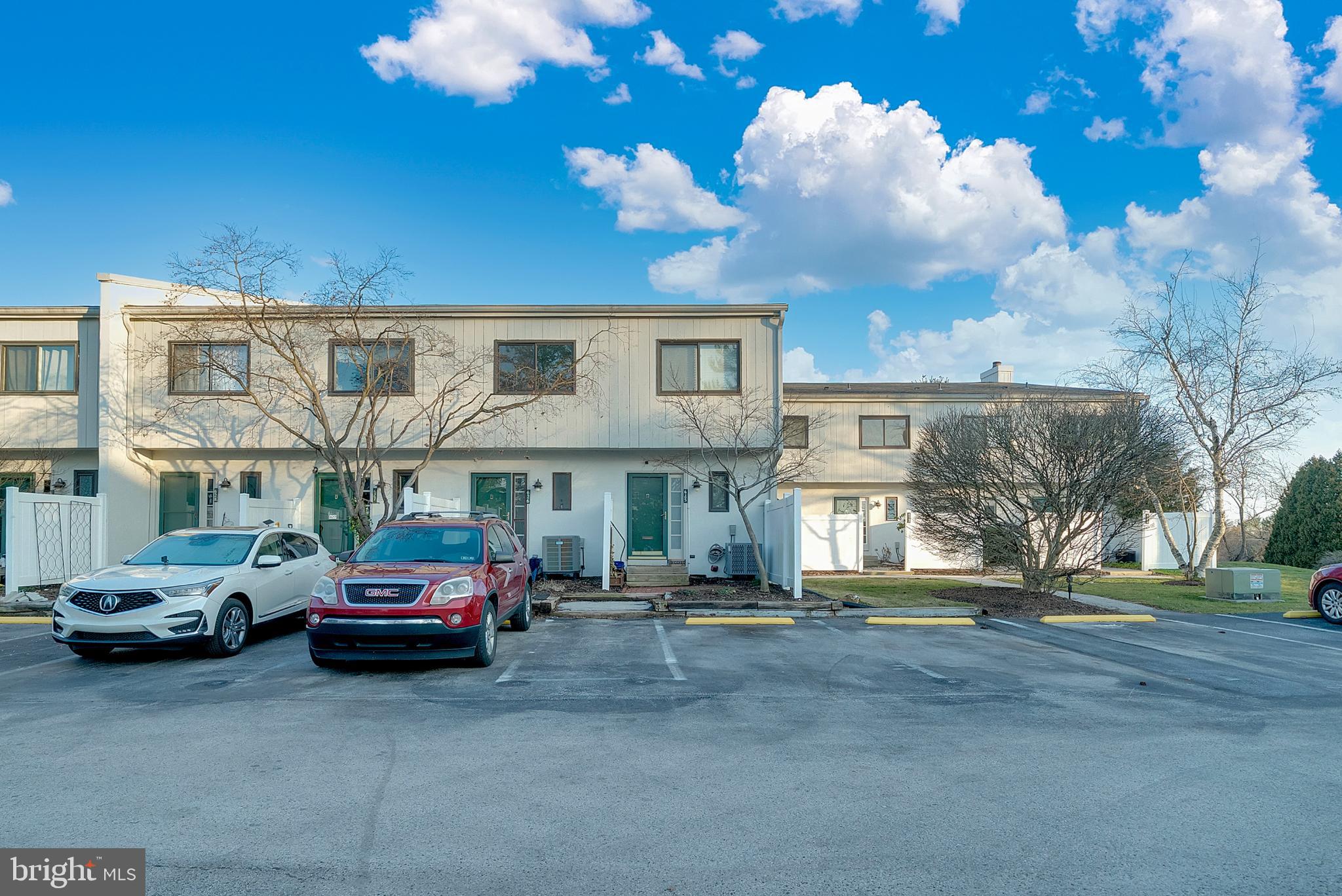 623 SUMMIT HOUSE 623