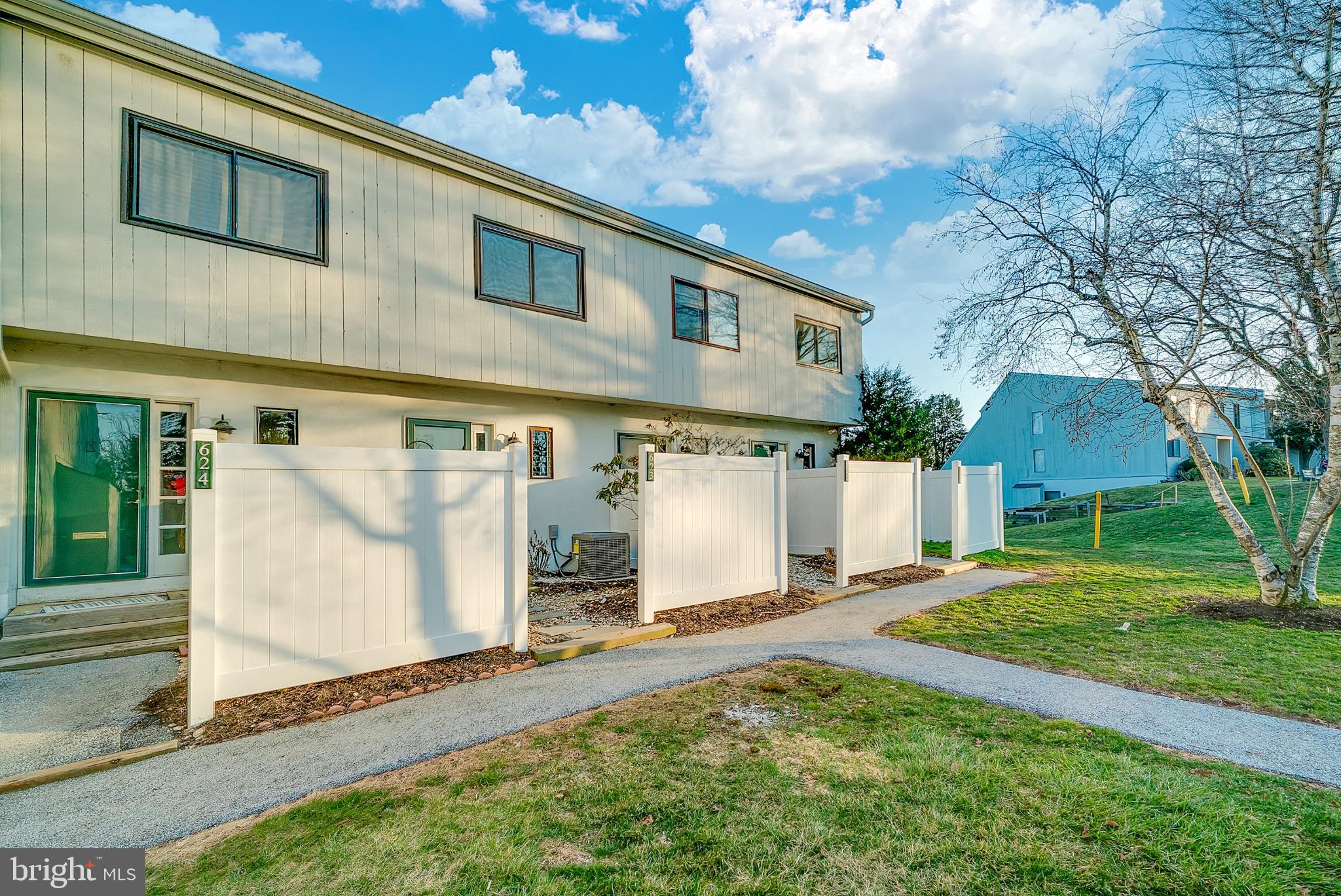 623 SUMMIT HOUSE 623