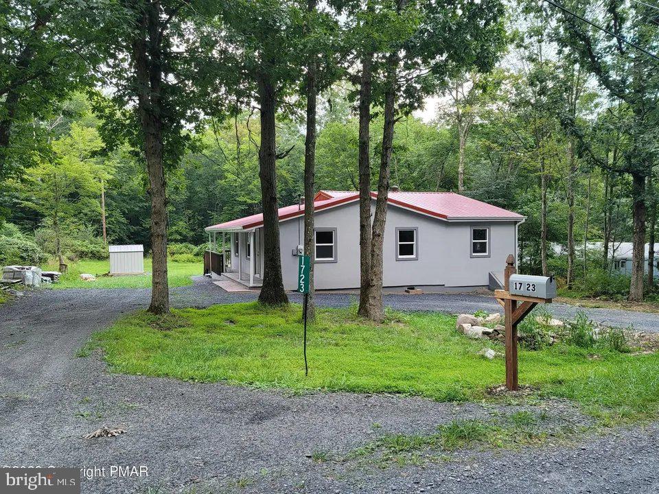 Photo of 1723 Bluegrass Lane, EFFORT, PA 18330 (MLS # PAMR2007508)