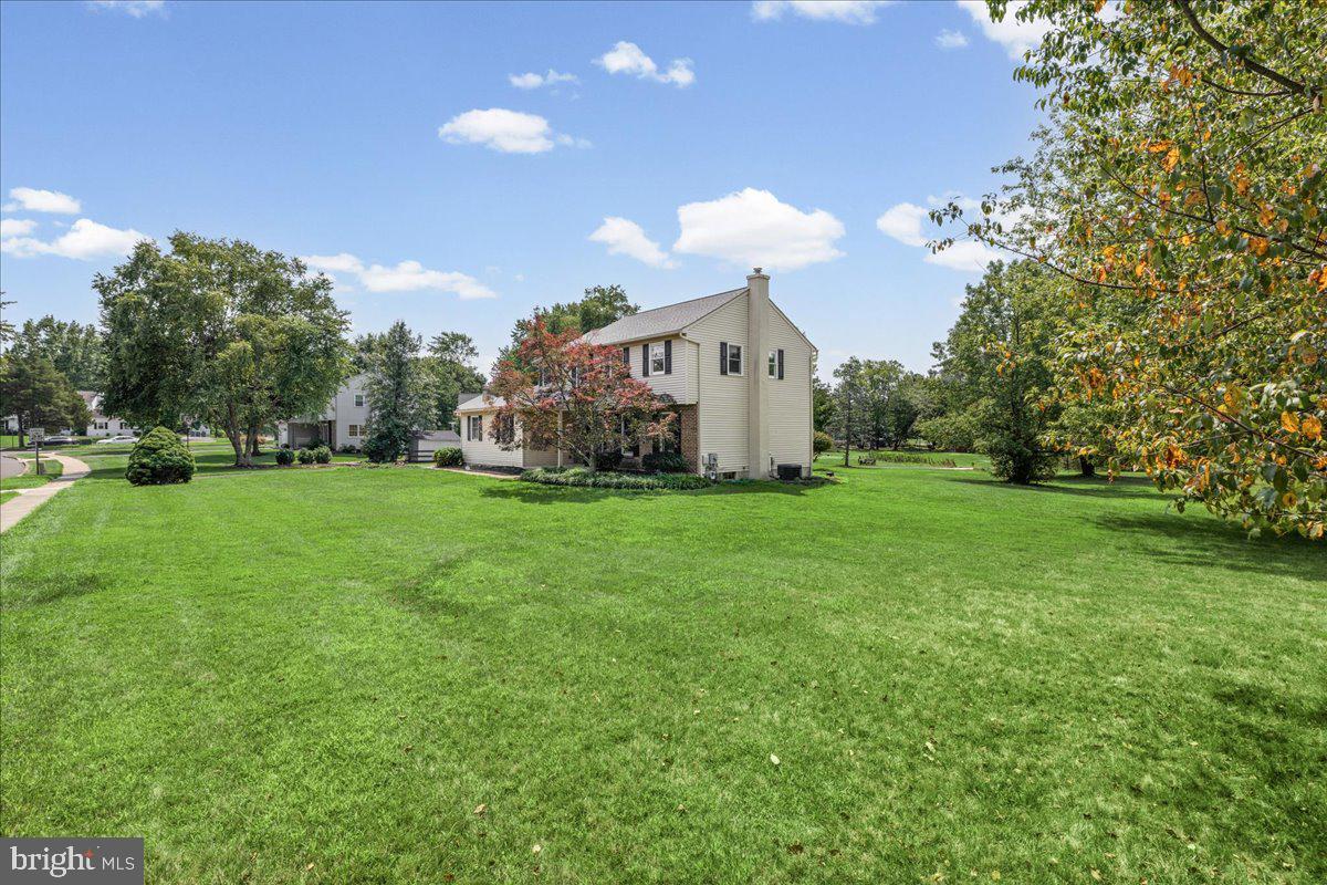 2395 GREENSWARD ROAD N