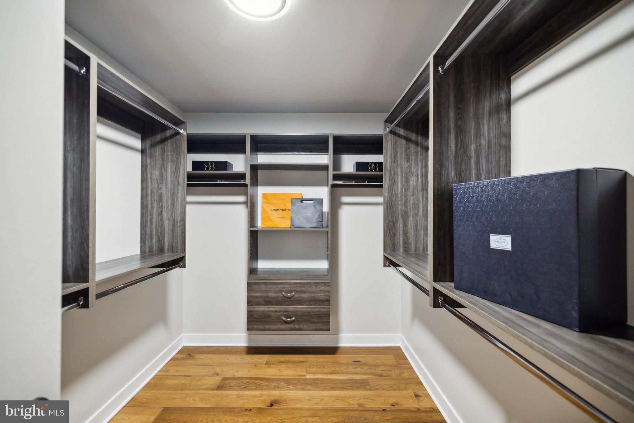 ROSSLYN - Residential