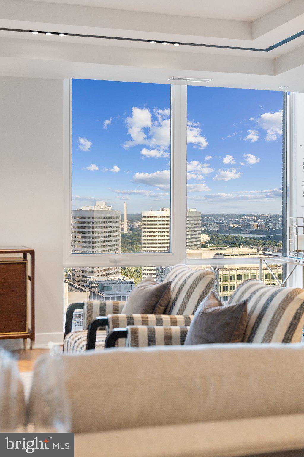 ROSSLYN - Residential