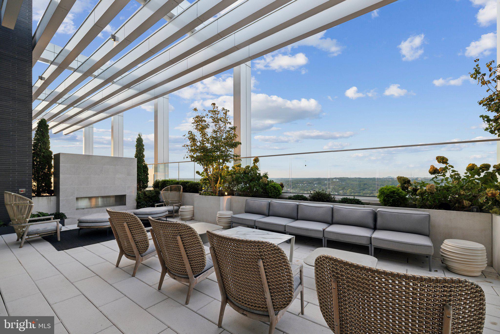 ROSSLYN - Residential