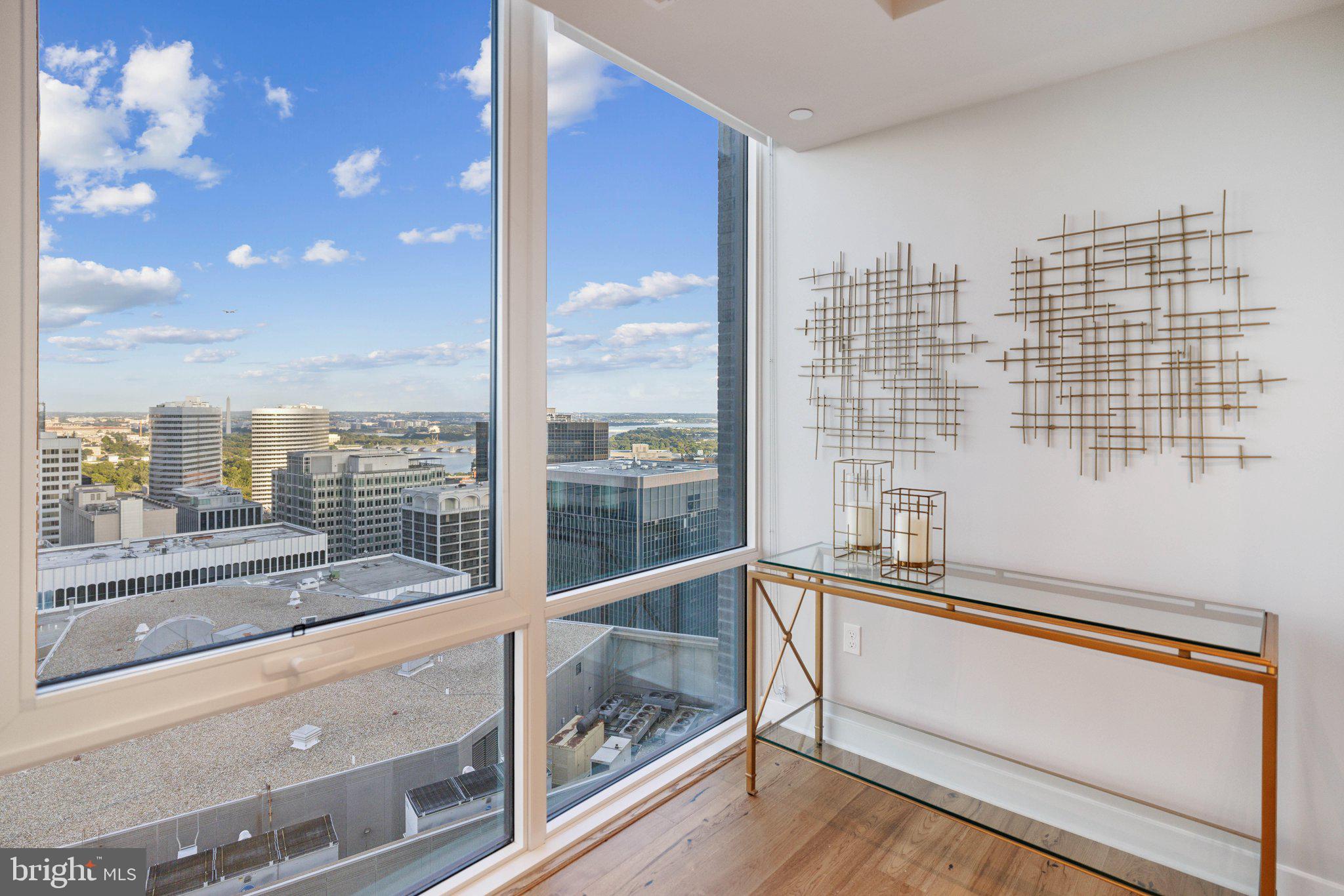 ROSSLYN - Residential