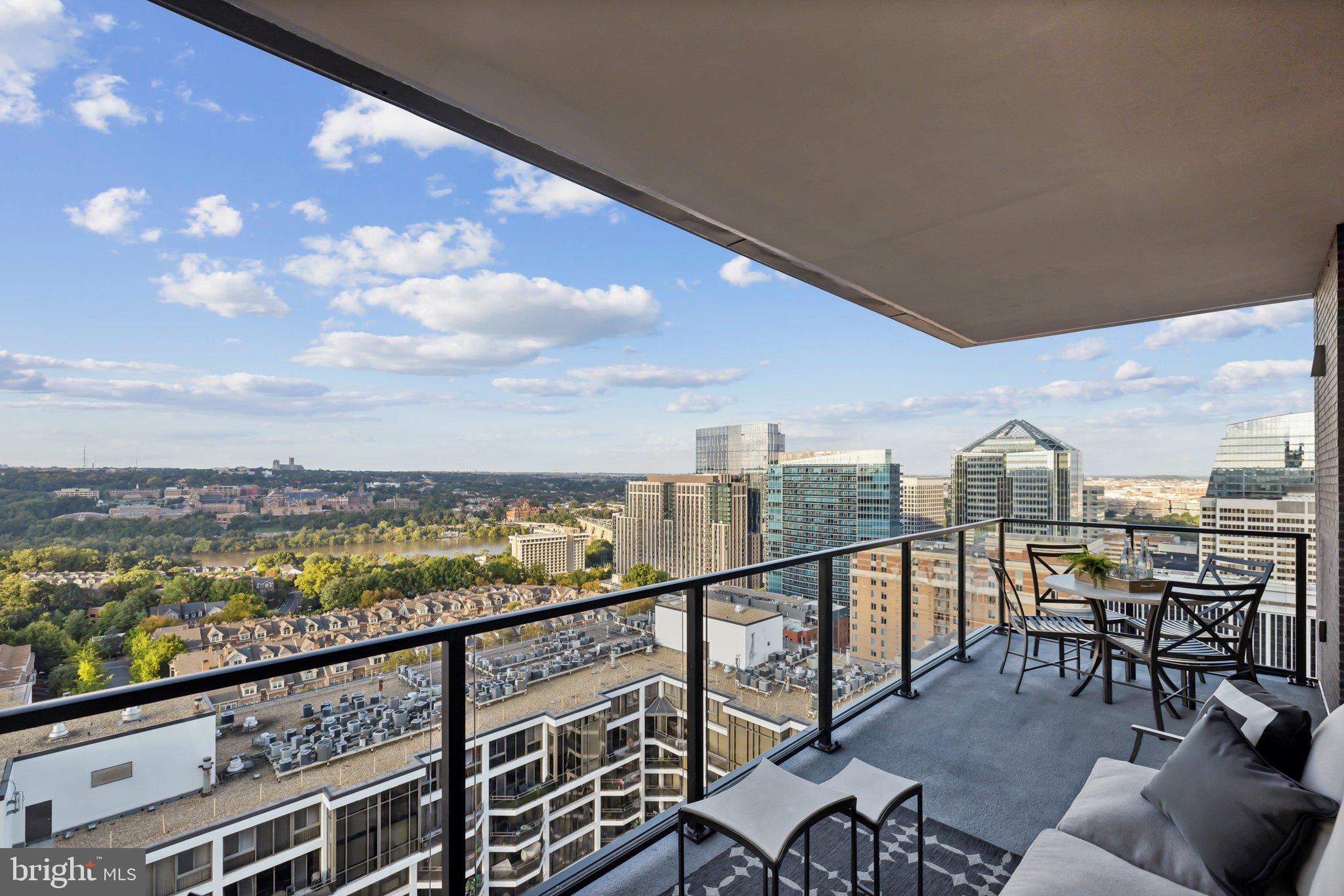 ROSSLYN - Residential