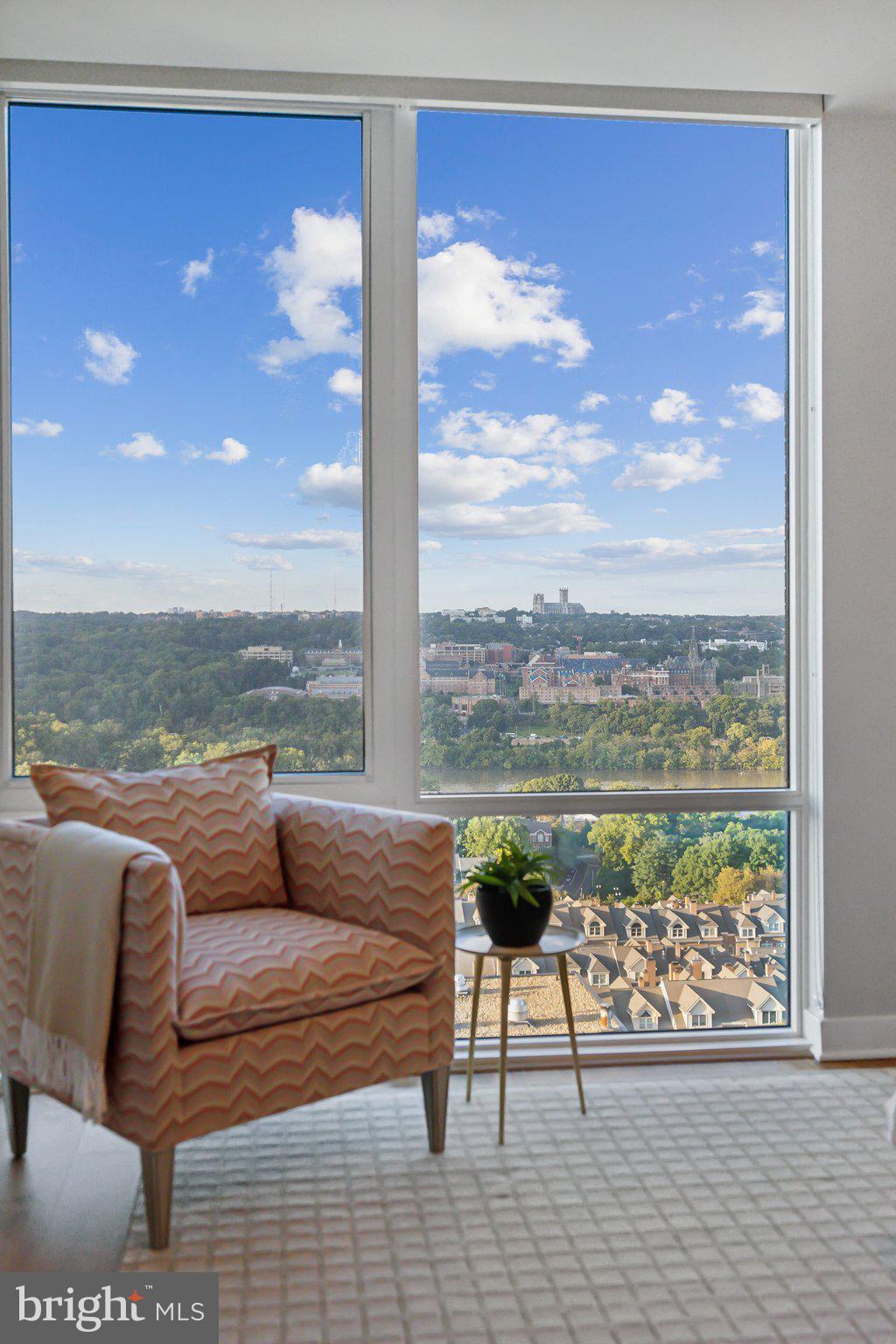 ROSSLYN - Residential