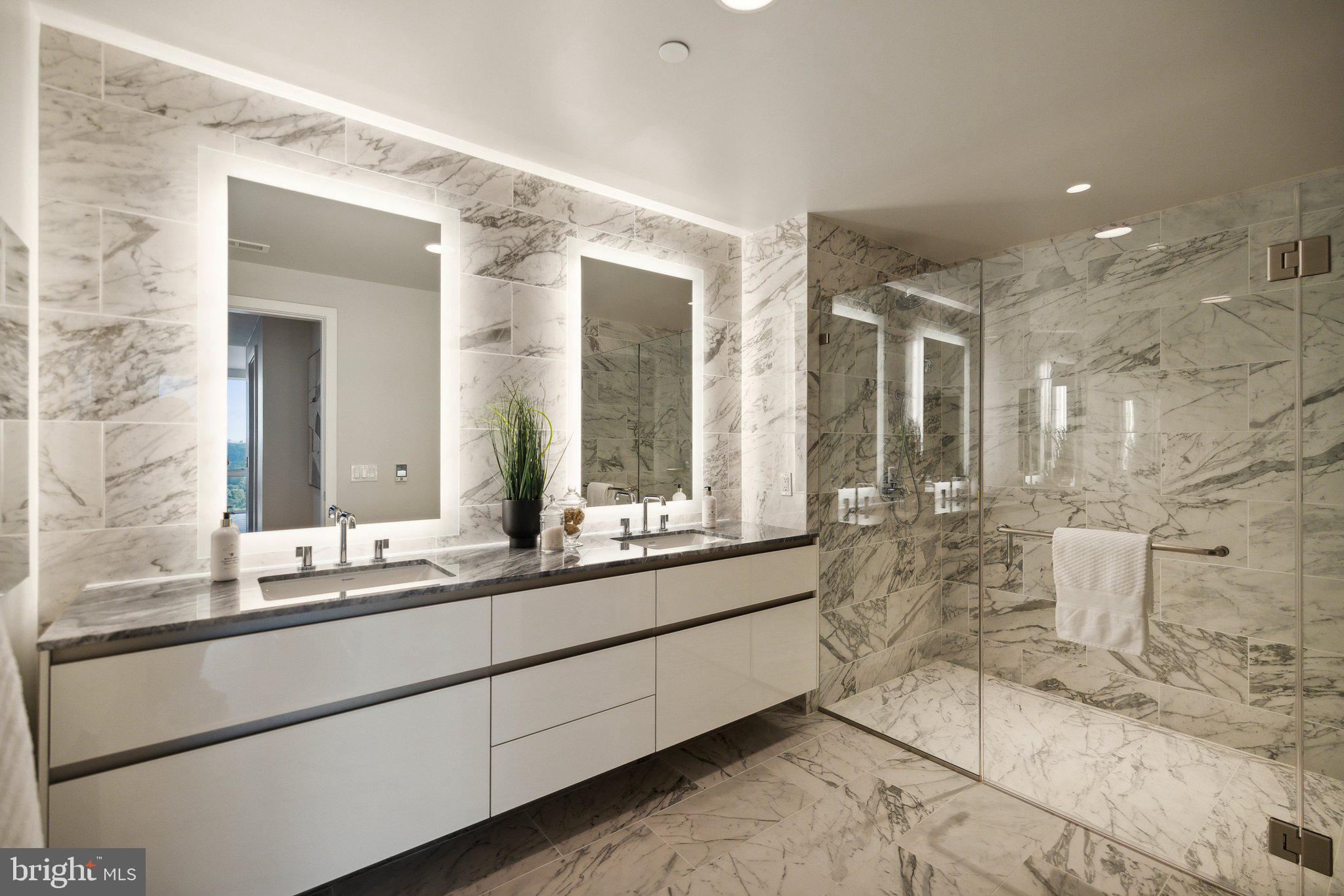 ROSSLYN - Residential