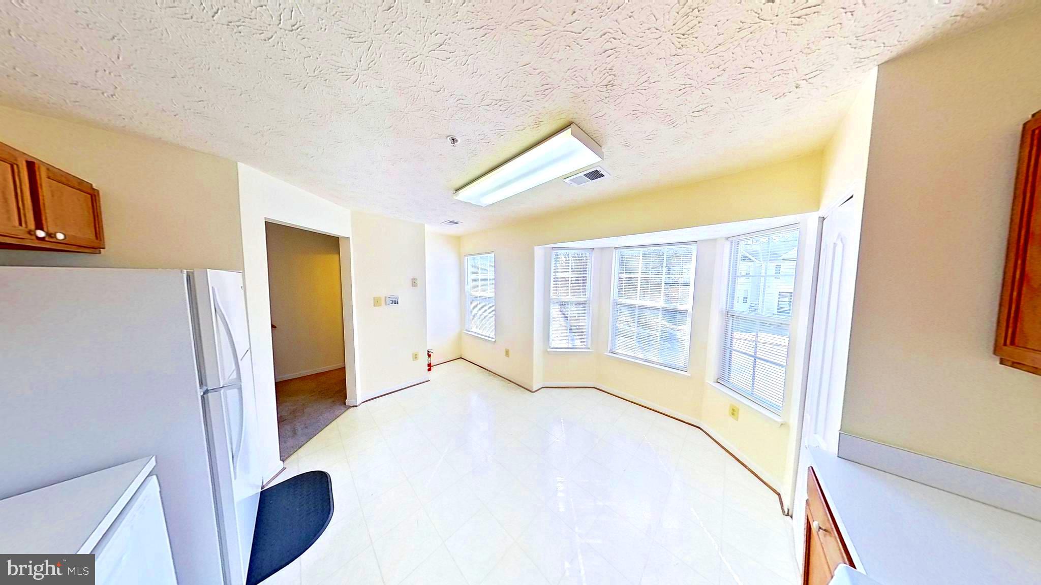 SOUTH HAMPTON - Residential Lease