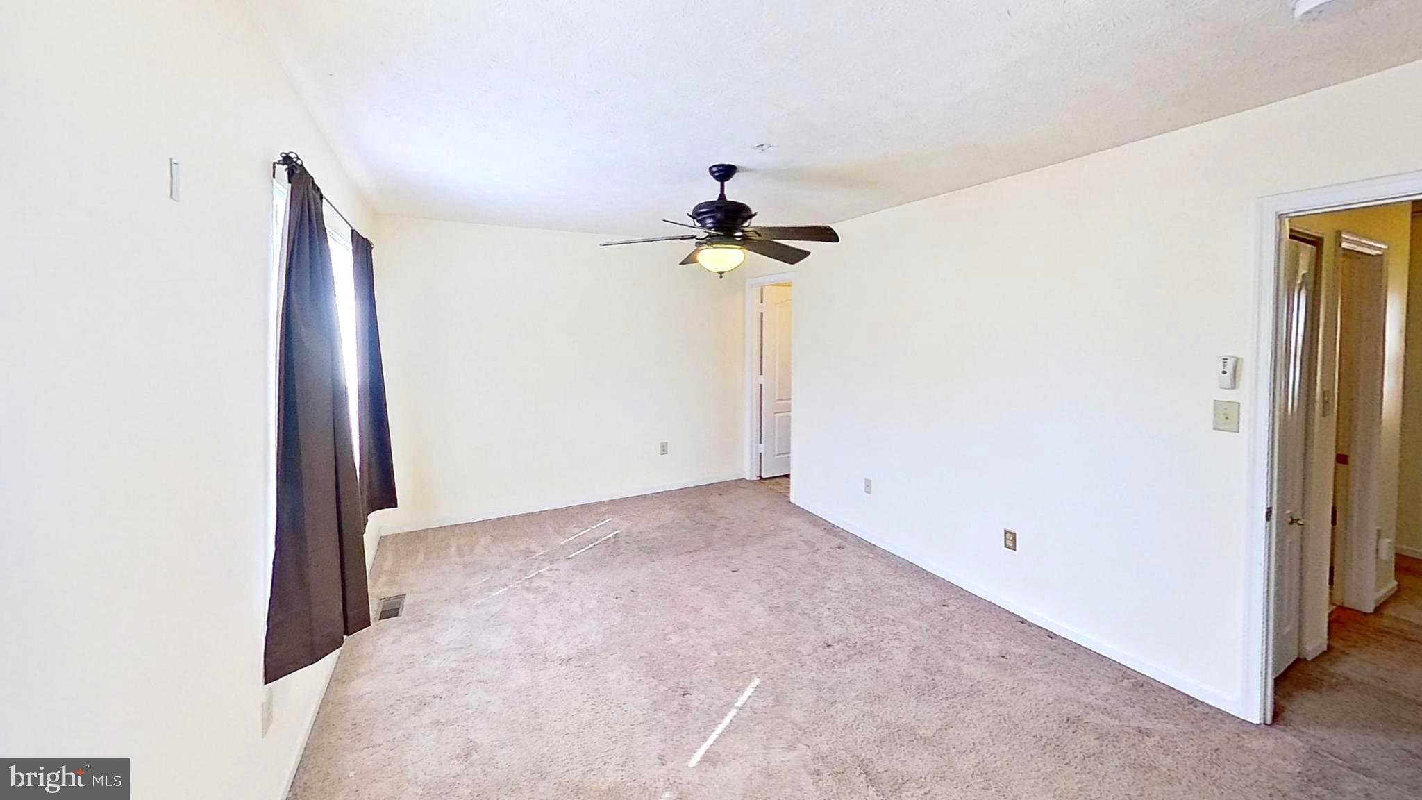 SOUTH HAMPTON - Residential Lease