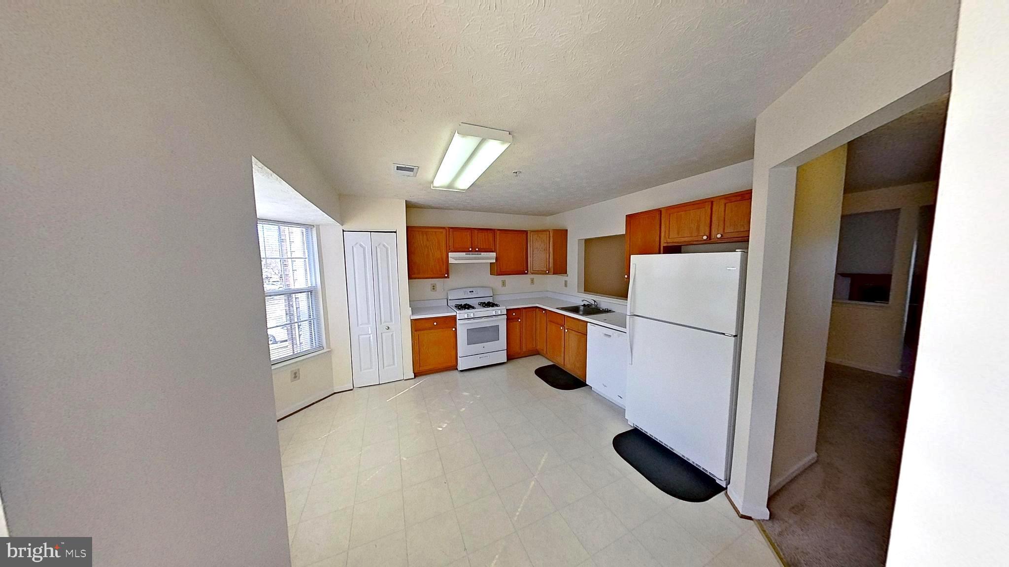 SOUTH HAMPTON - Residential Lease