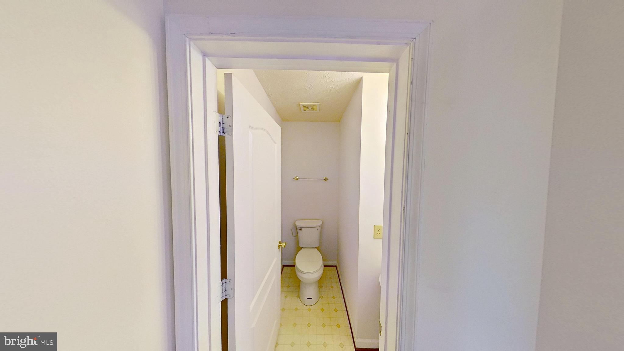 SOUTH HAMPTON - Residential Lease