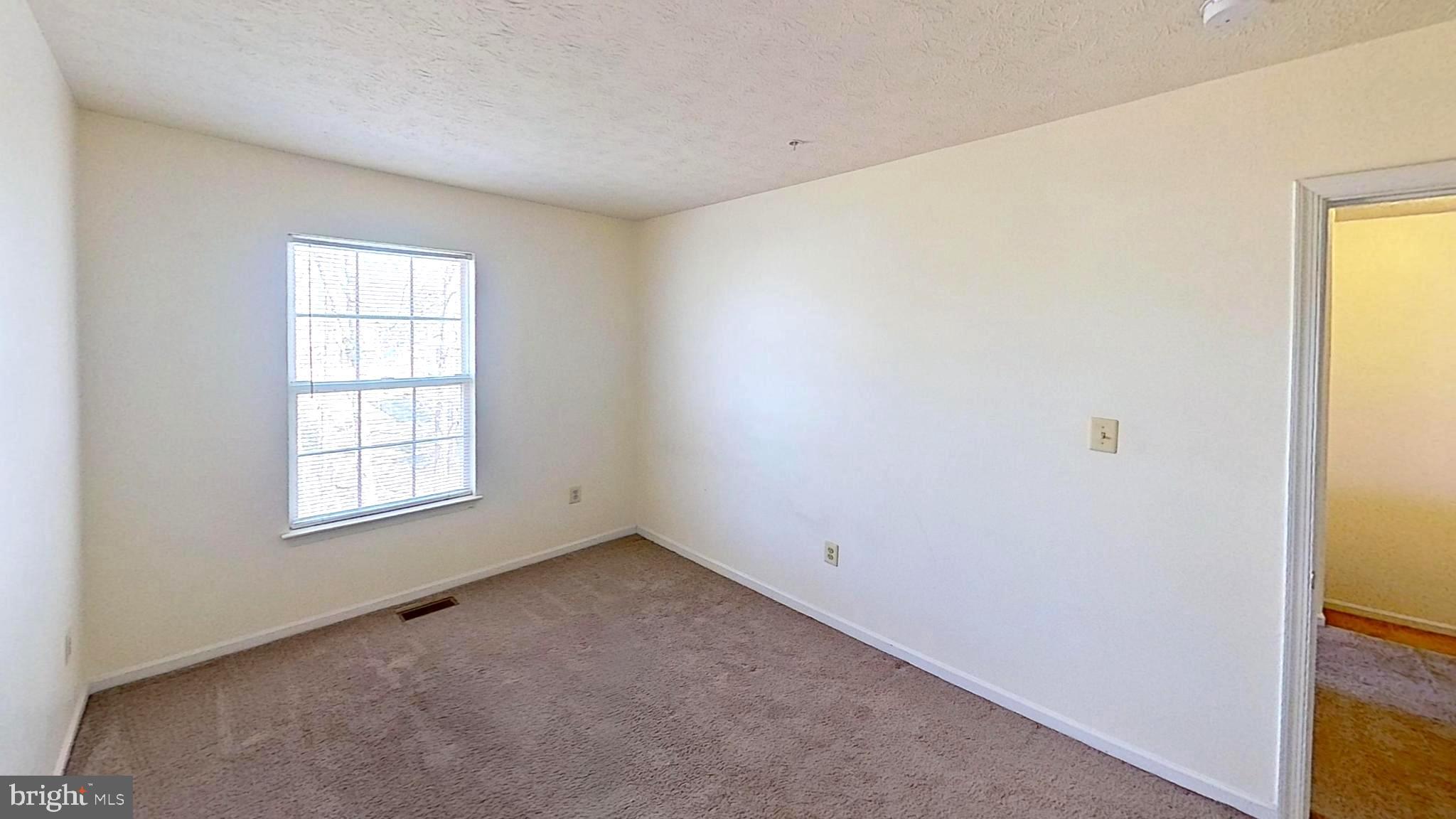 SOUTH HAMPTON - Residential Lease