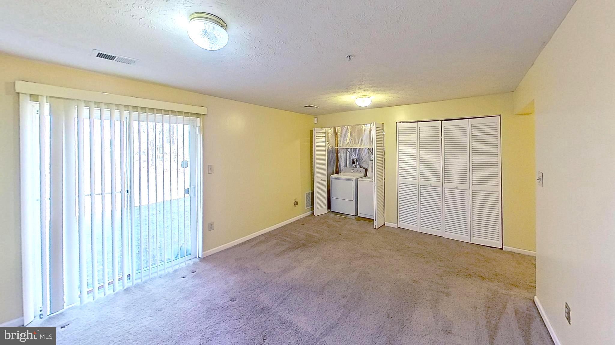 SOUTH HAMPTON - Residential Lease