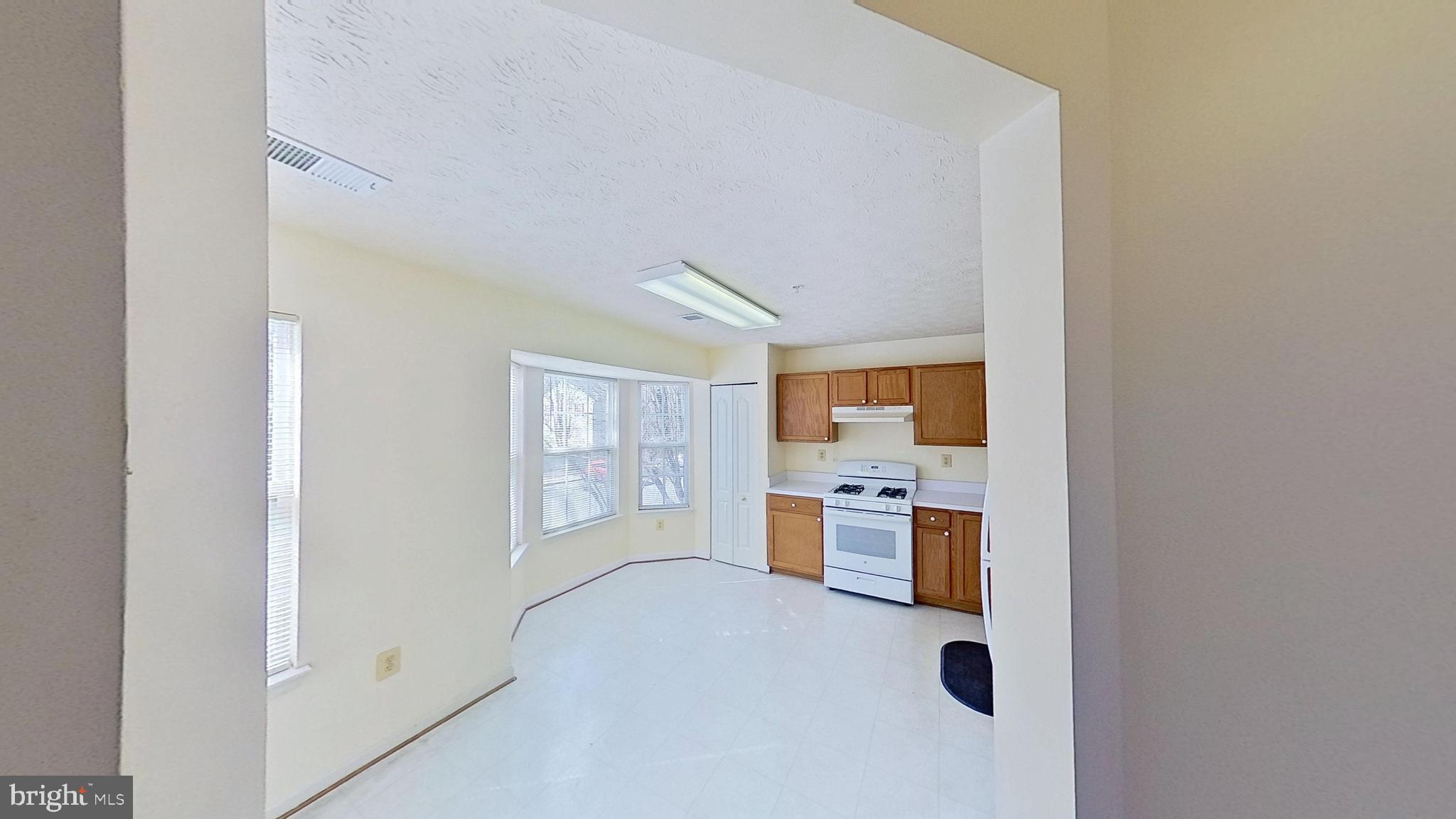 SOUTH HAMPTON - Residential Lease