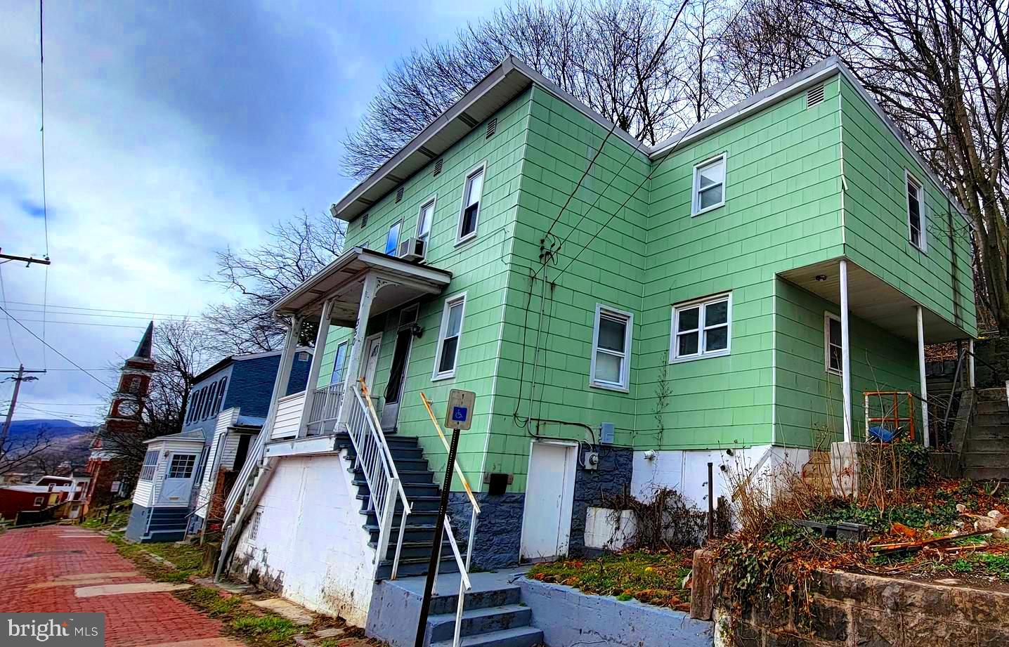 NORTH END - Residential