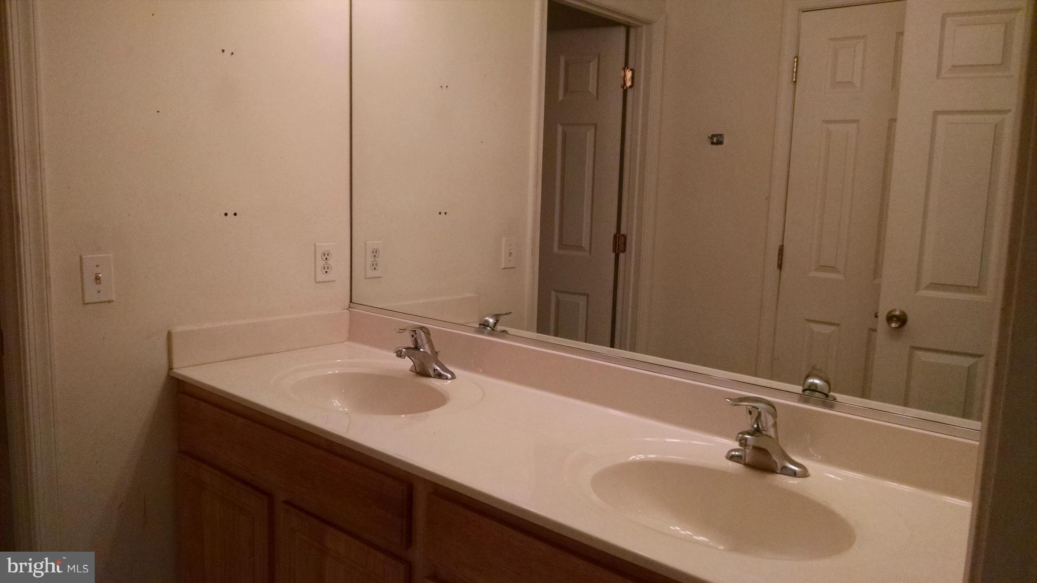 QUEEN ANNE - Residential Lease