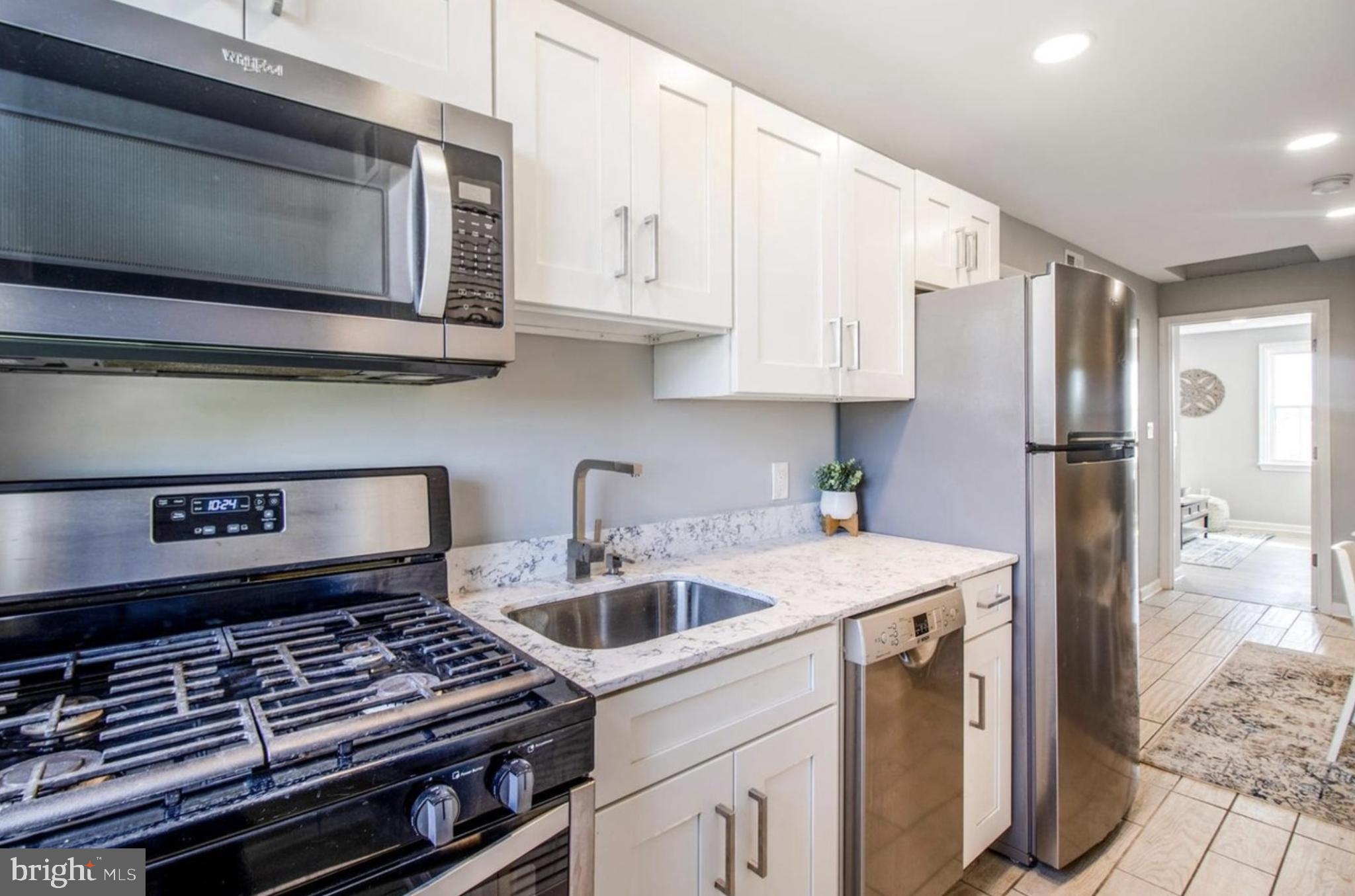 1149 SUMMIT STREET NE 2