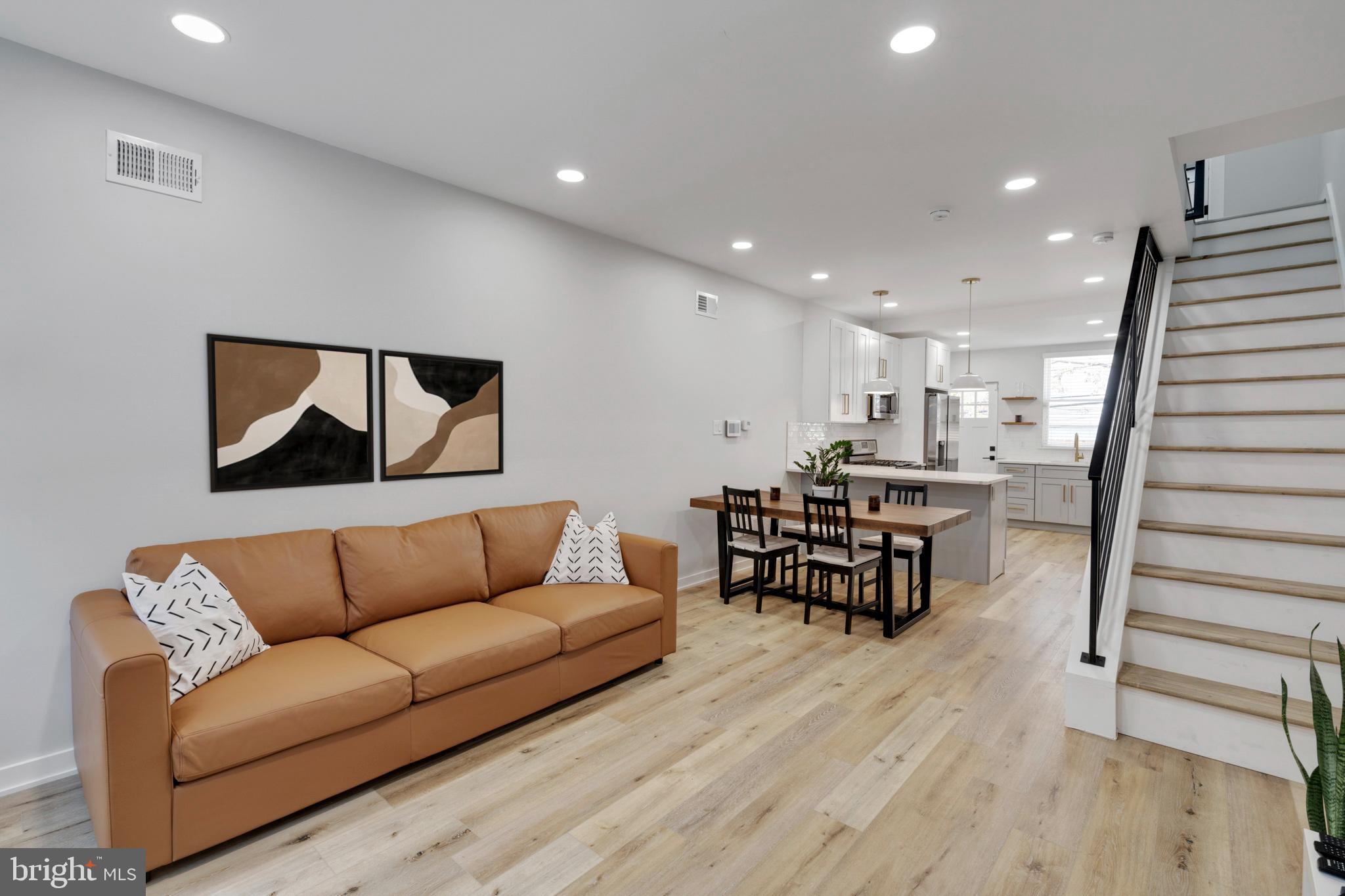 1424 N DOVER STREET