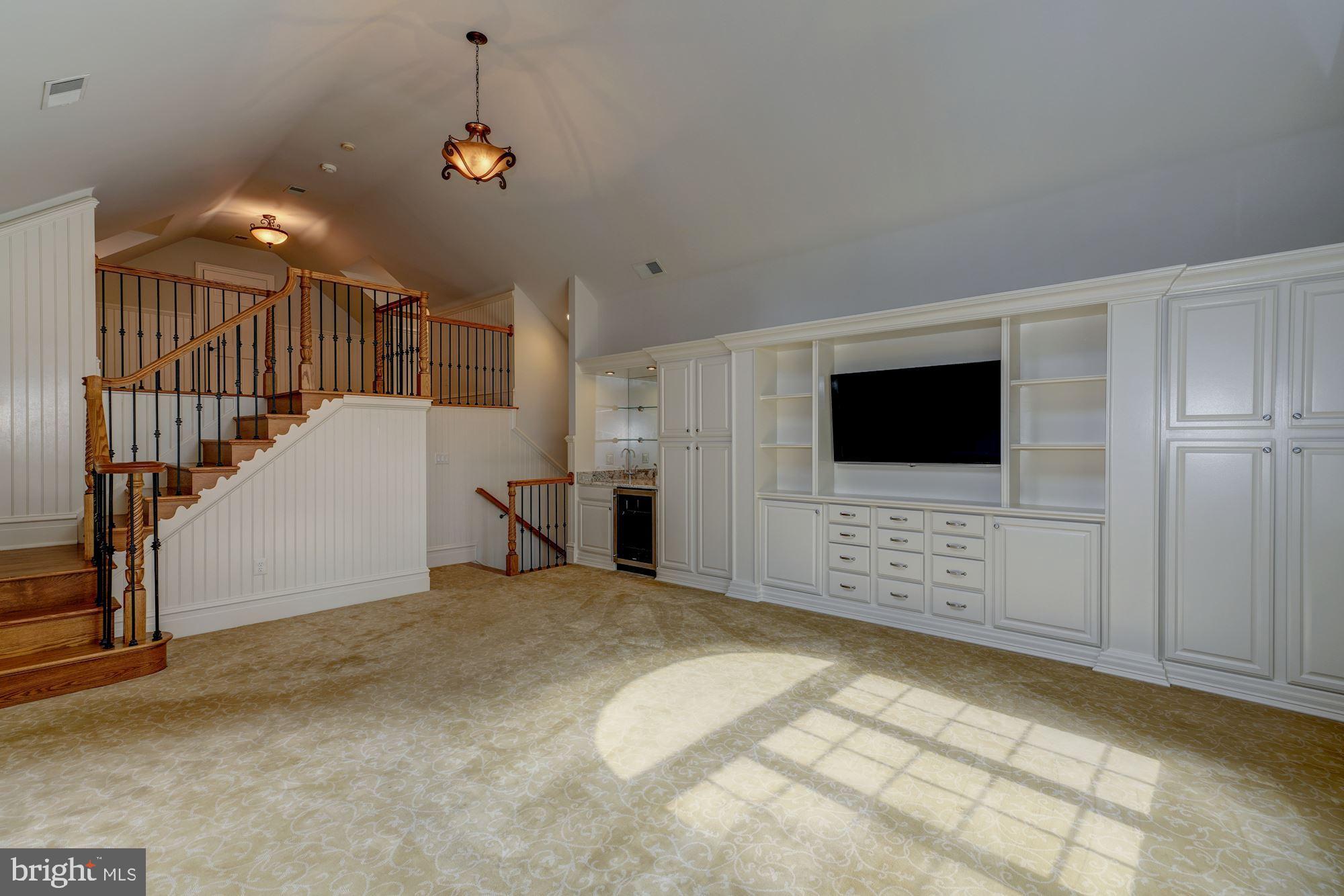 FALCON RIDGE - Residential