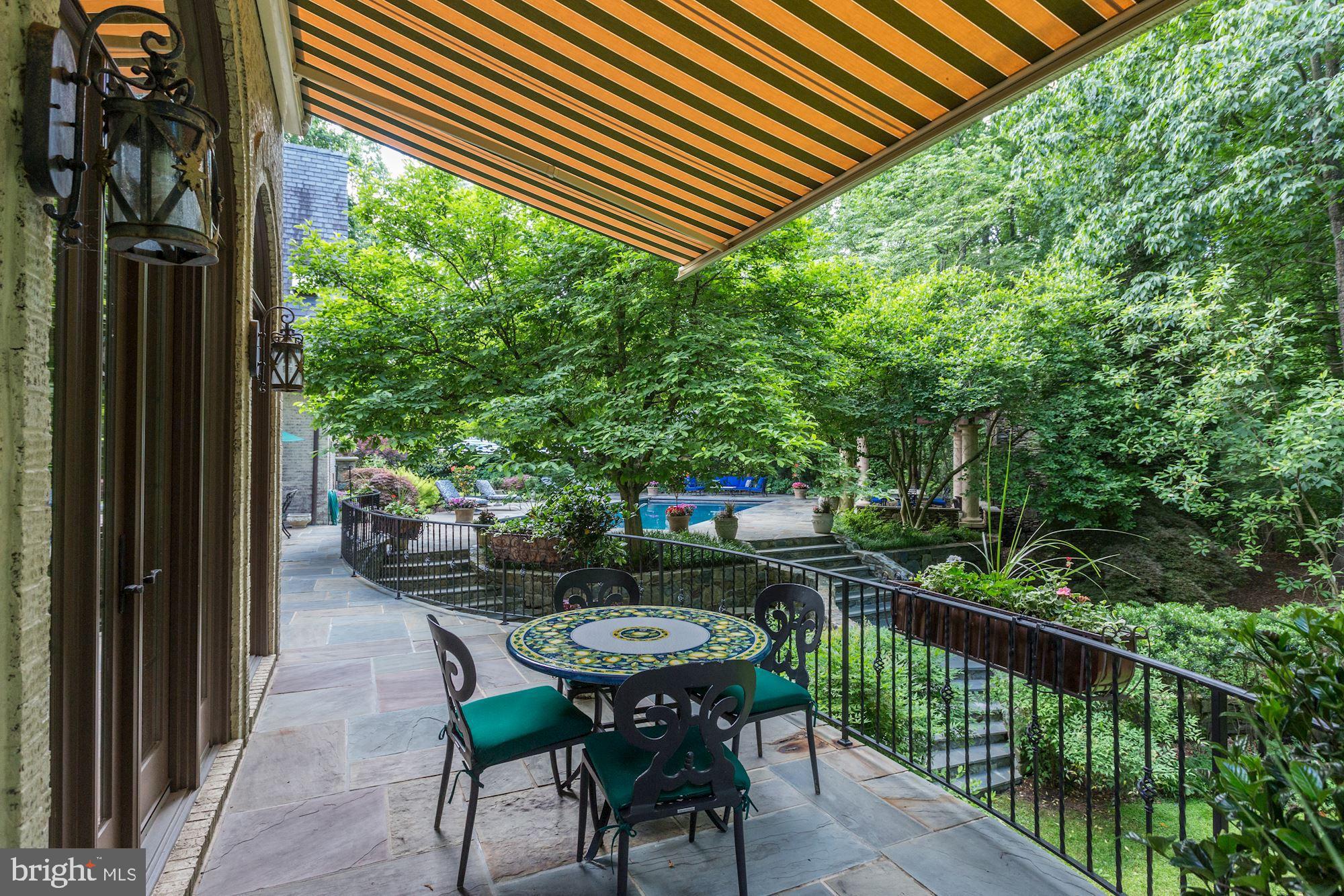 FALCON RIDGE - Residential