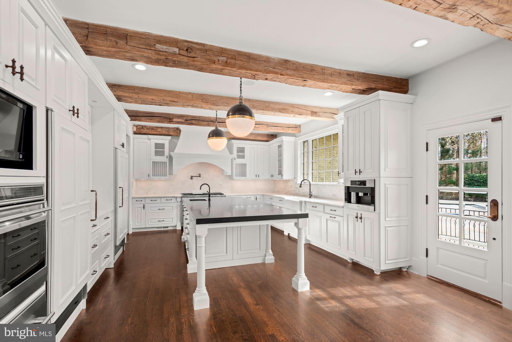 FALCON RIDGE - Residential