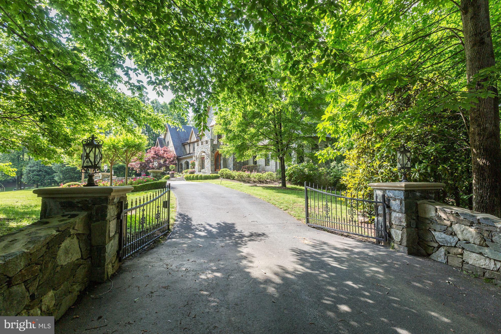 FALCON RIDGE - Residential