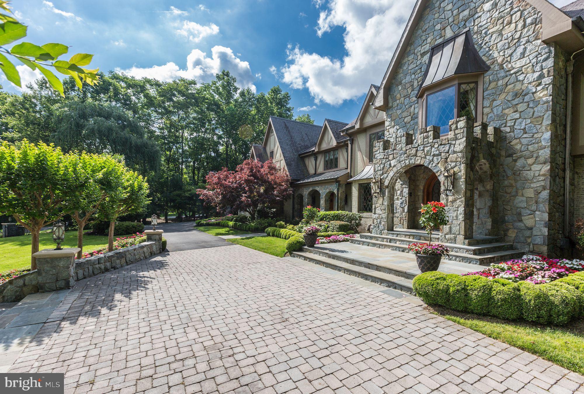 FALCON RIDGE - Residential