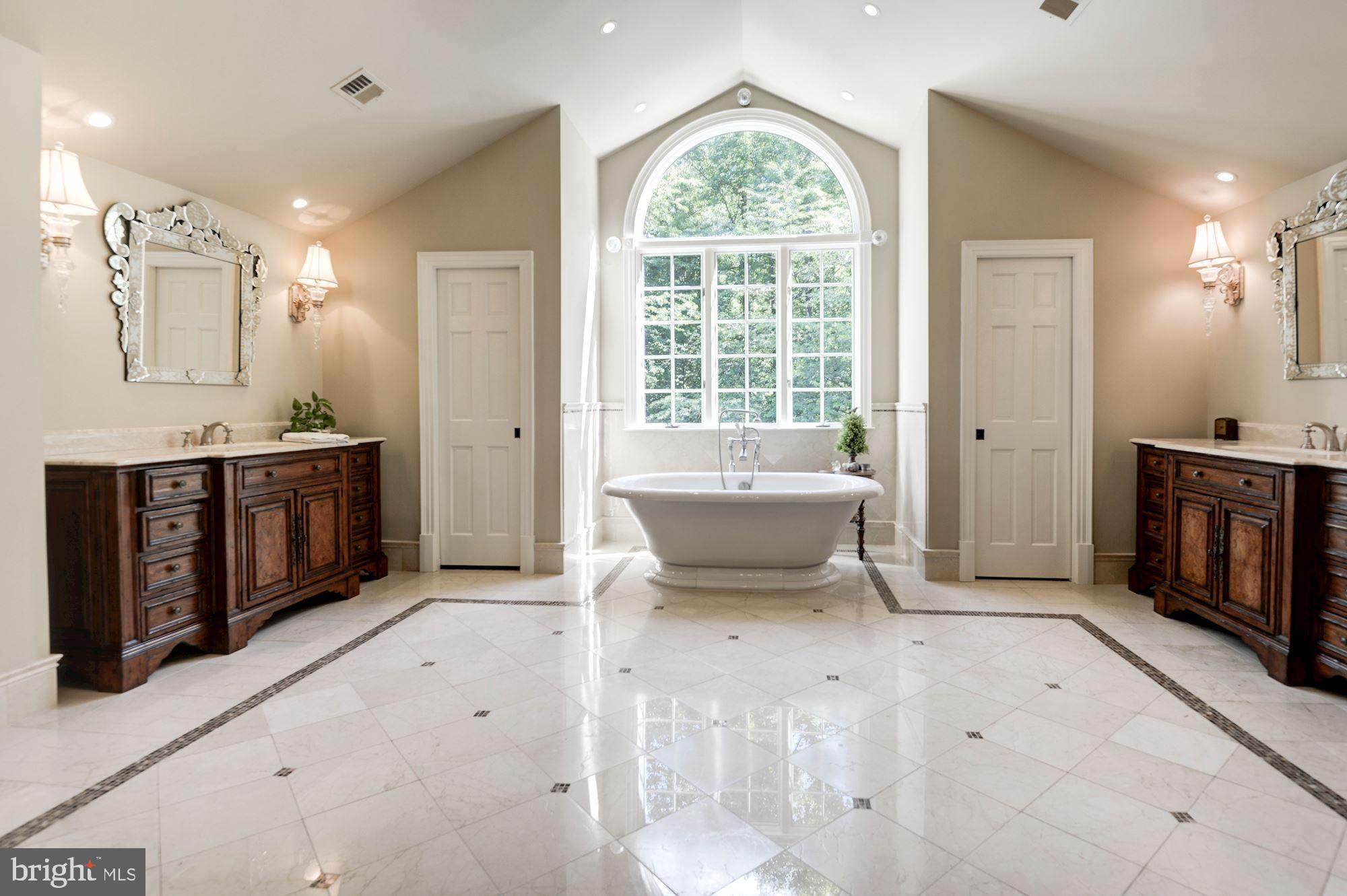 FALCON RIDGE - Residential